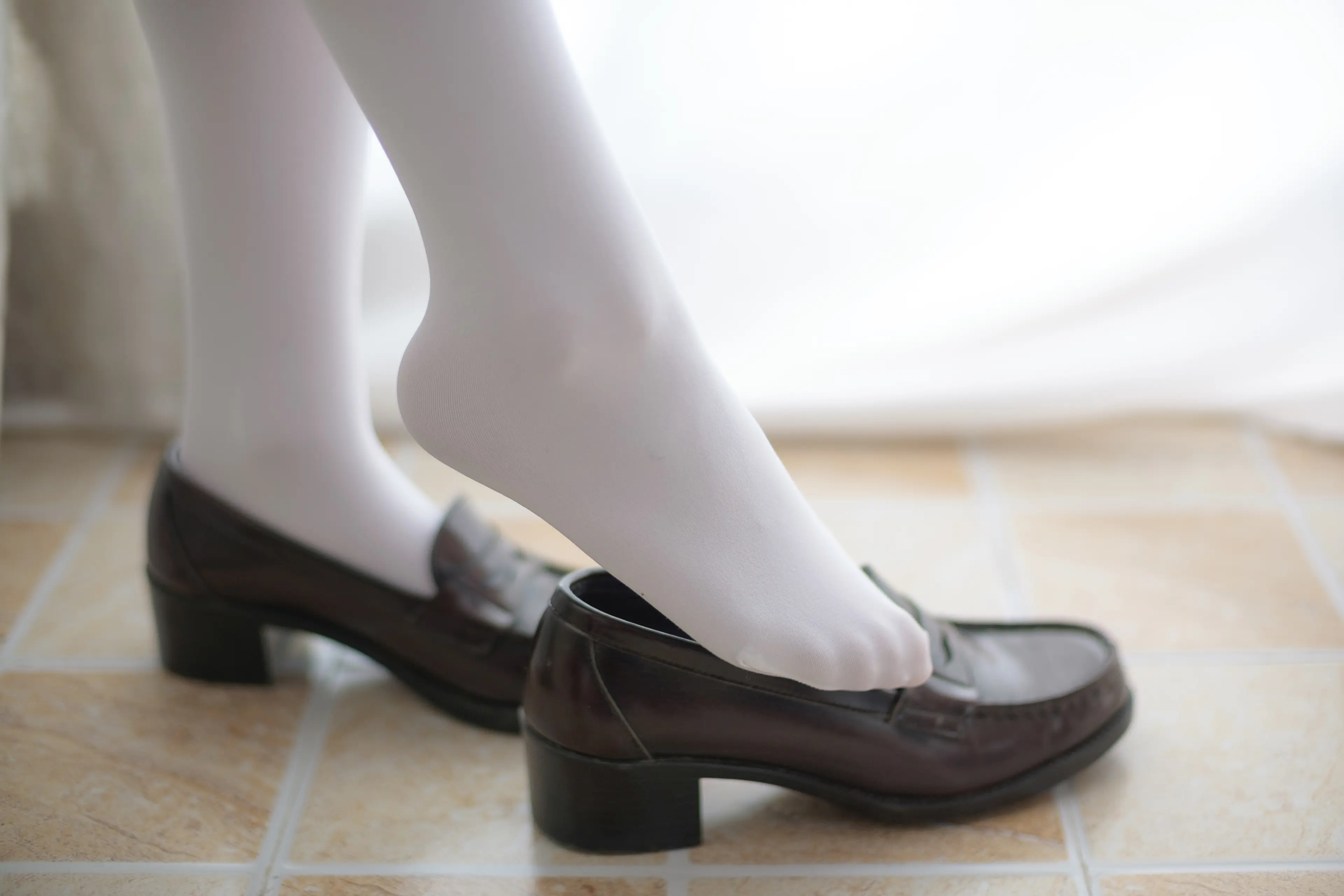 森萝财团 R15 羞嗒嗒的白丝MM [94P]