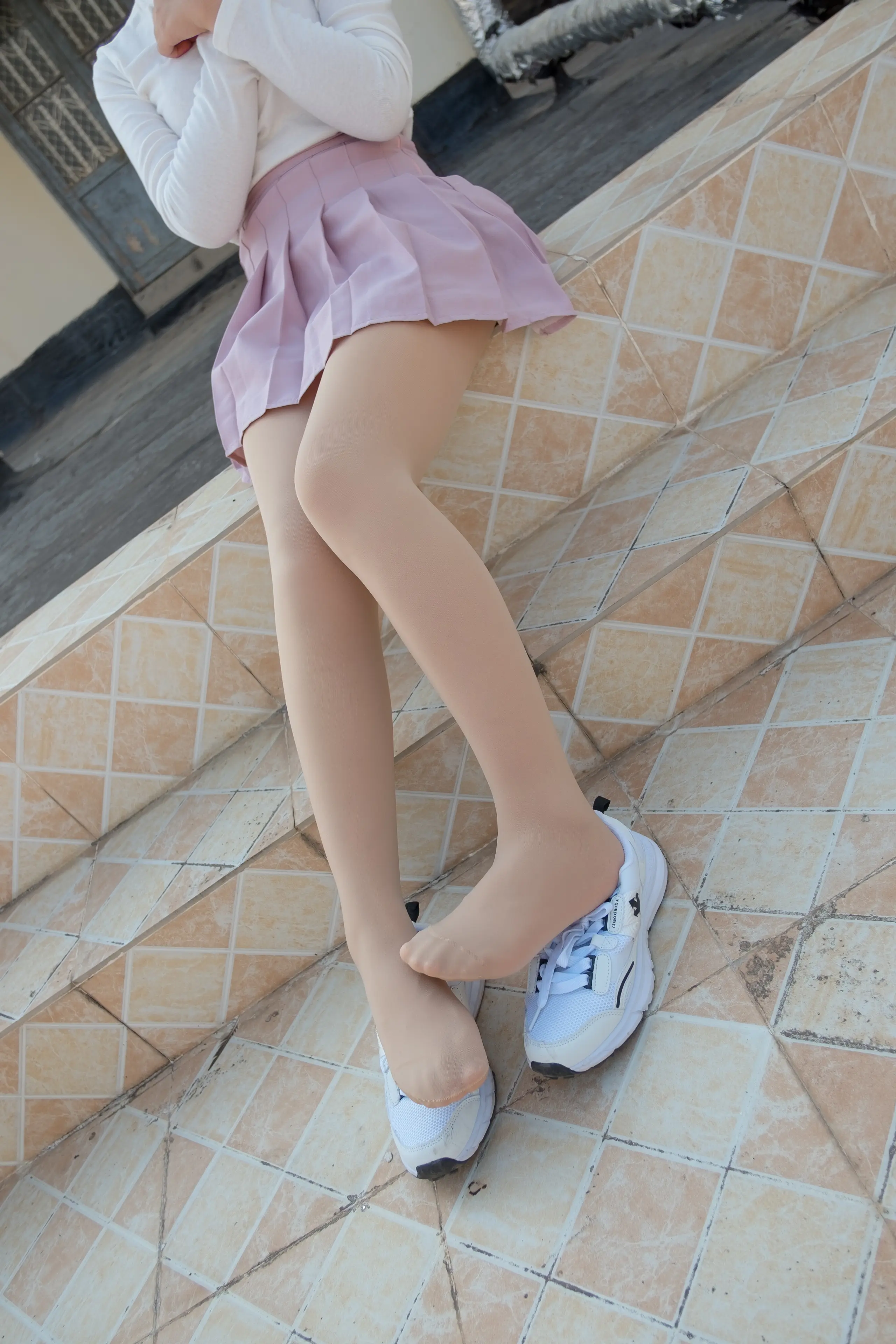 森萝财团 R15 肉丝大胸妹 [96P]