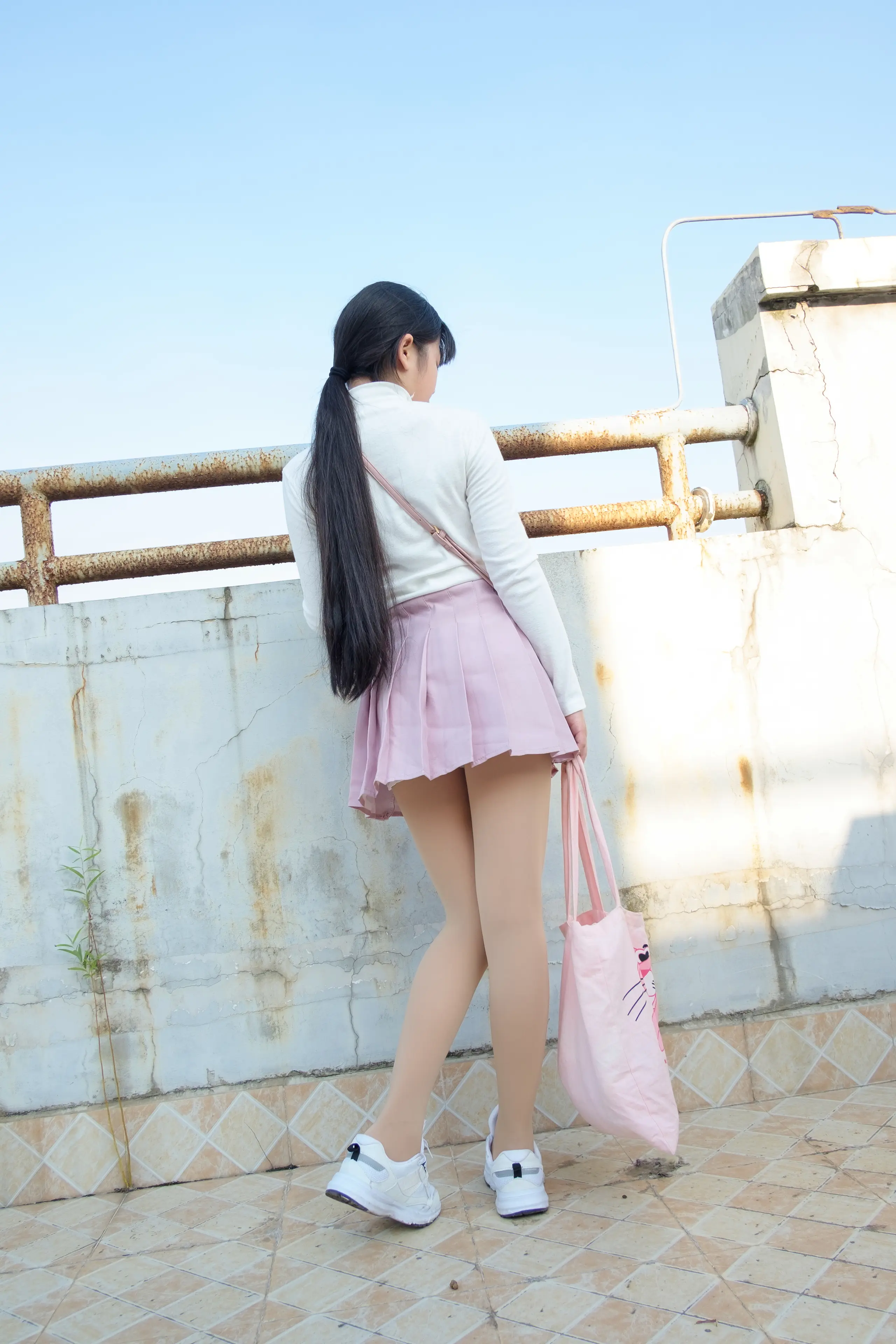 森萝财团 R15 肉丝大胸妹 [96P]