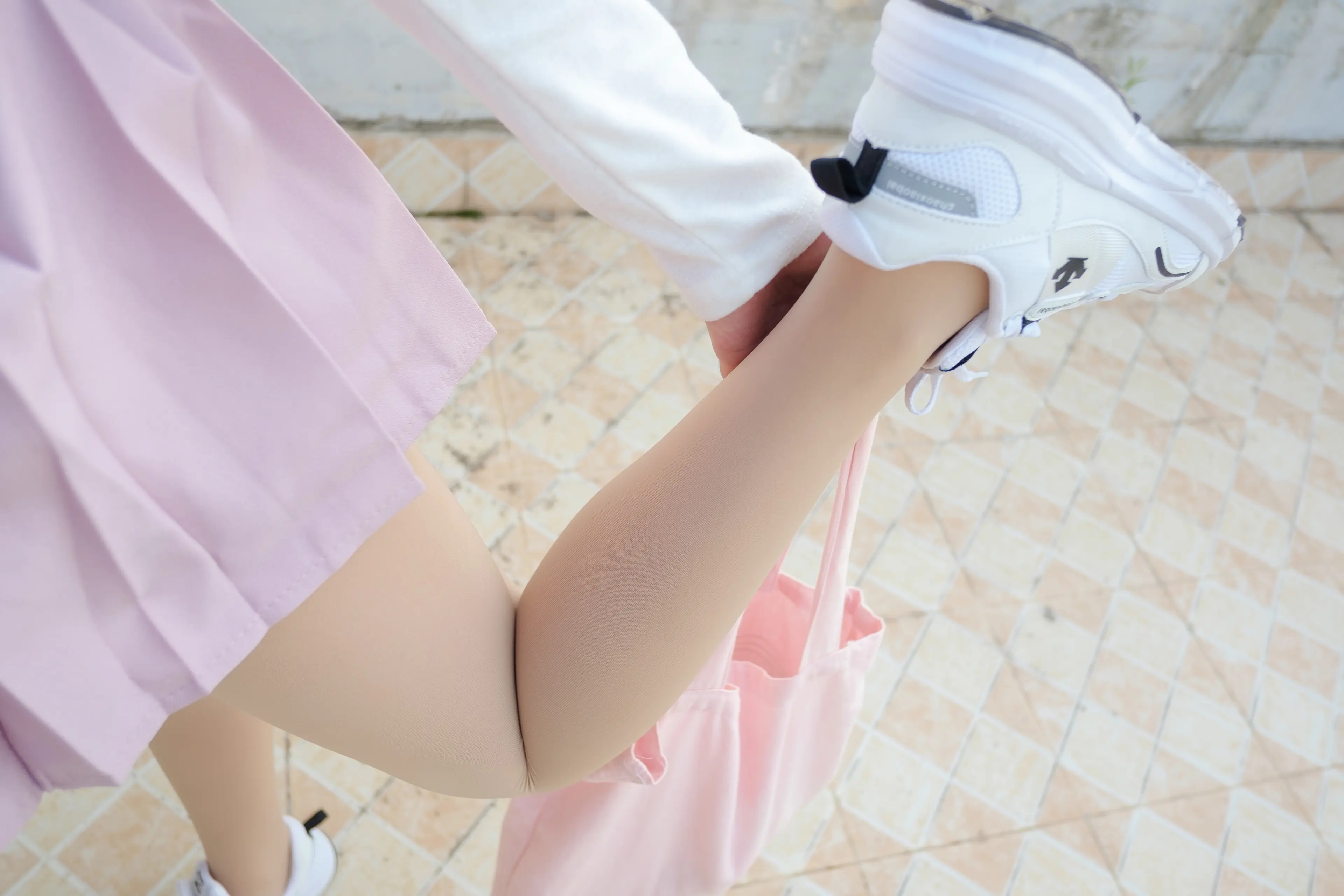 森萝财团 R15 肉丝大胸妹 [96P]