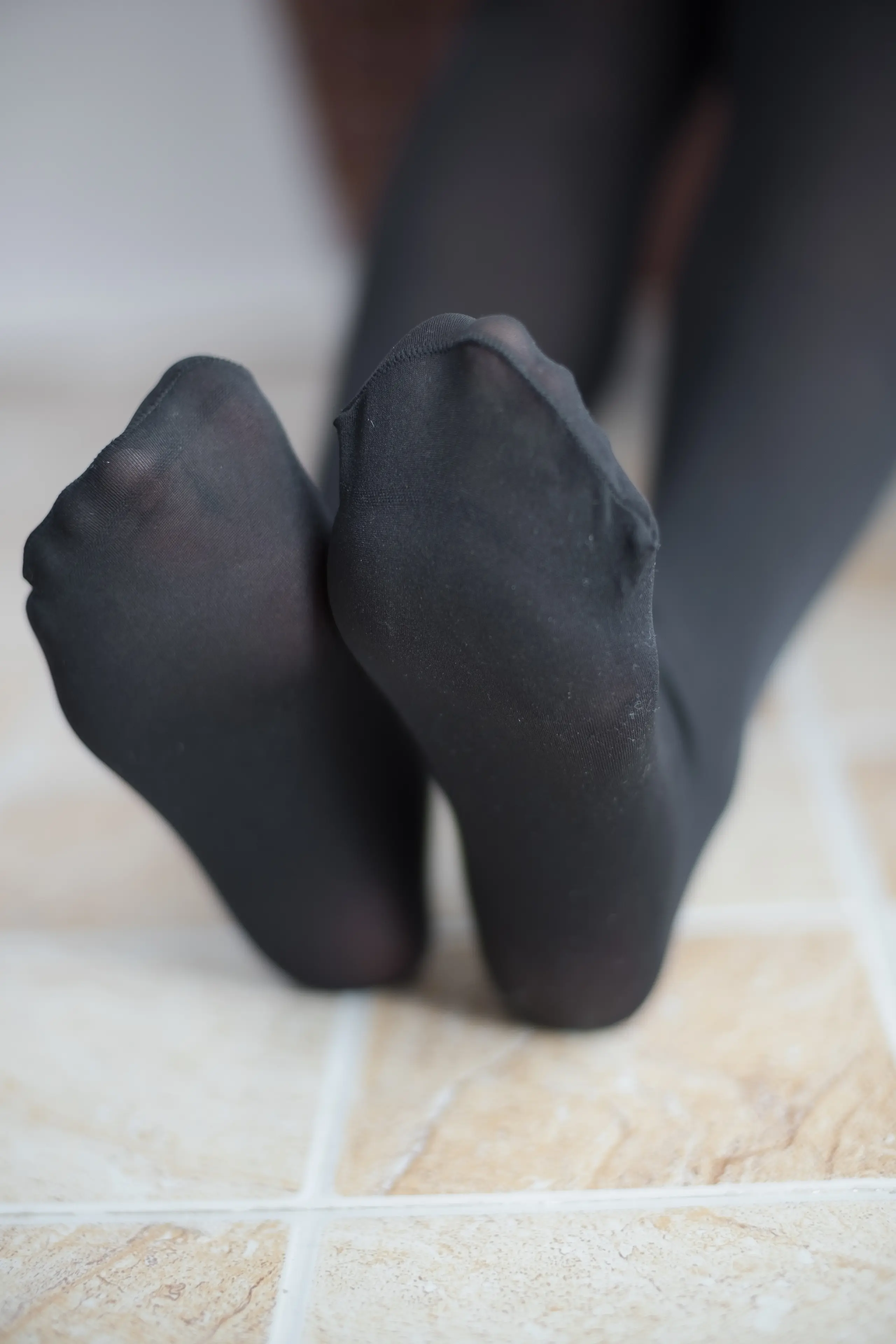 森萝财团 R15 黑丝红格子裙 [65P]