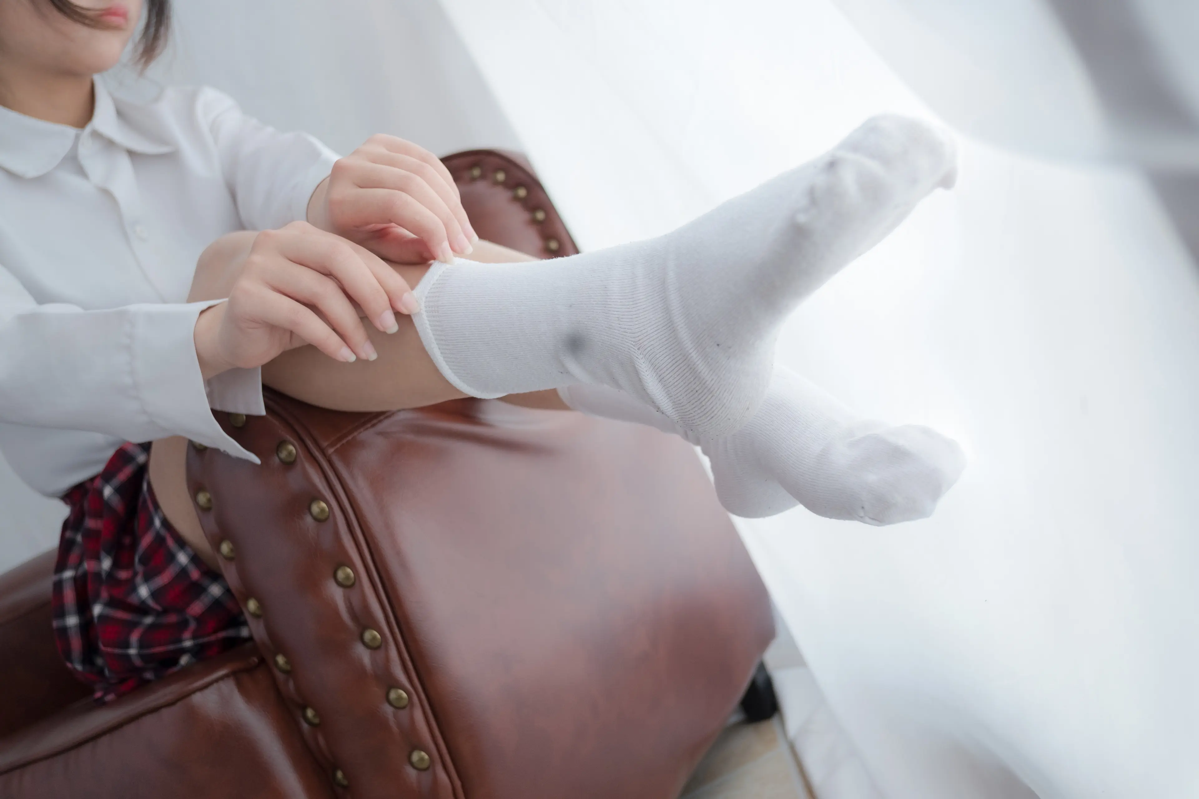 森萝财团 R15 黑丝红格子裙 [65P]