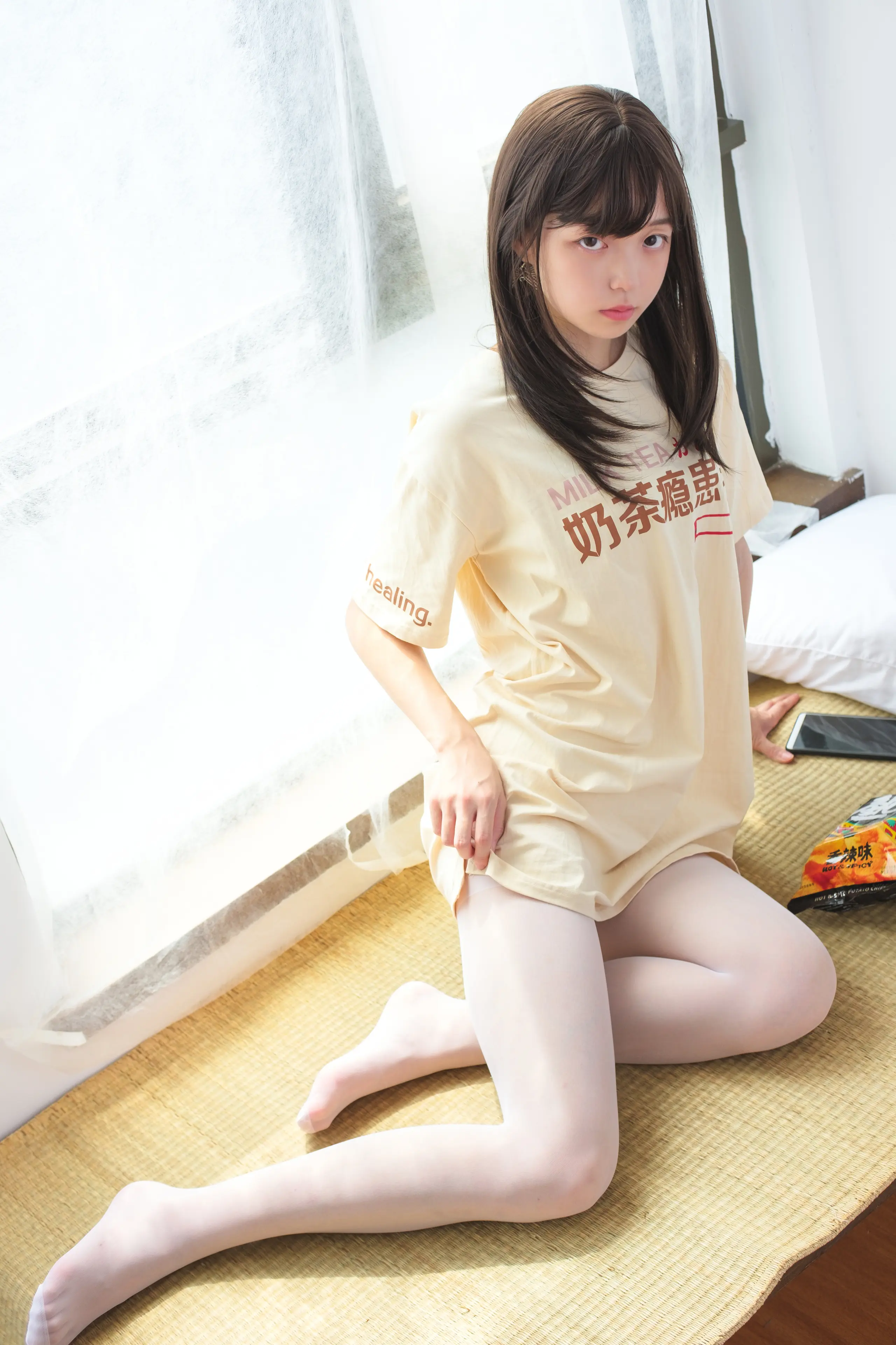 森萝财团 SSR 凉席上的白丝美足少女 [88P]