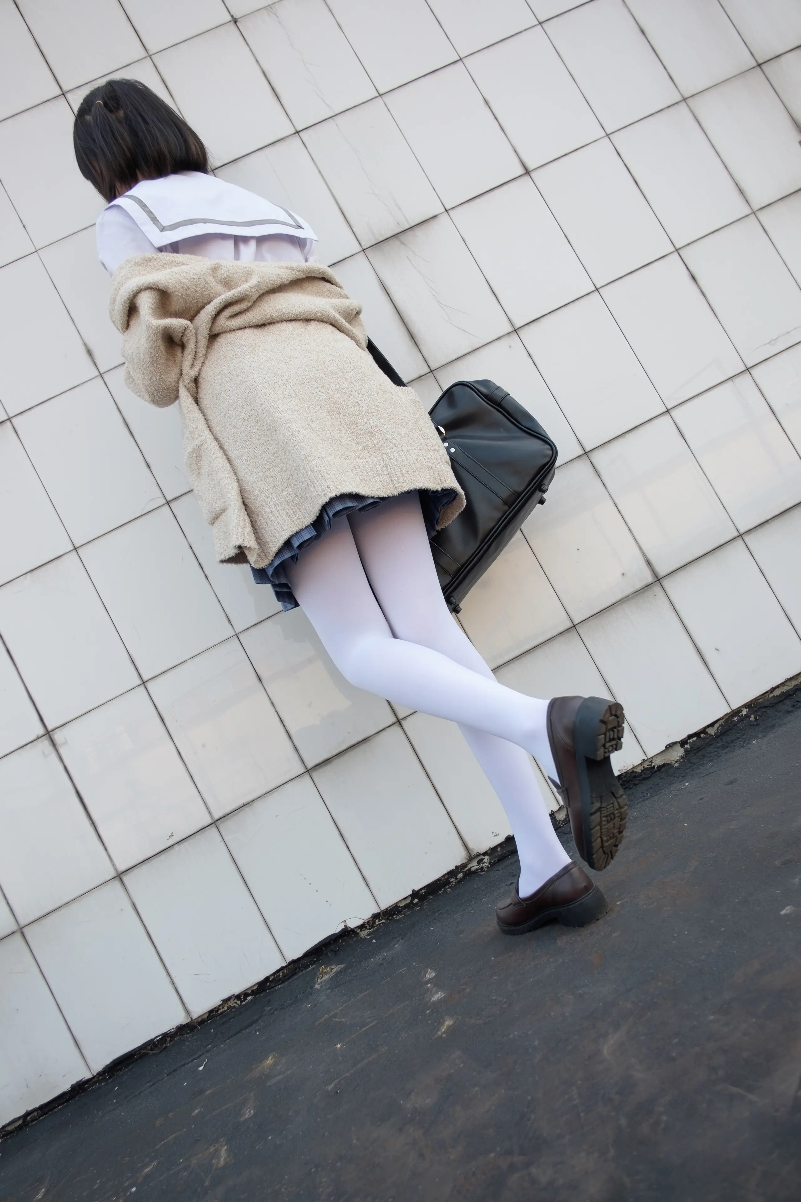 森萝财团 SSR 天台上的白丝 [74P]