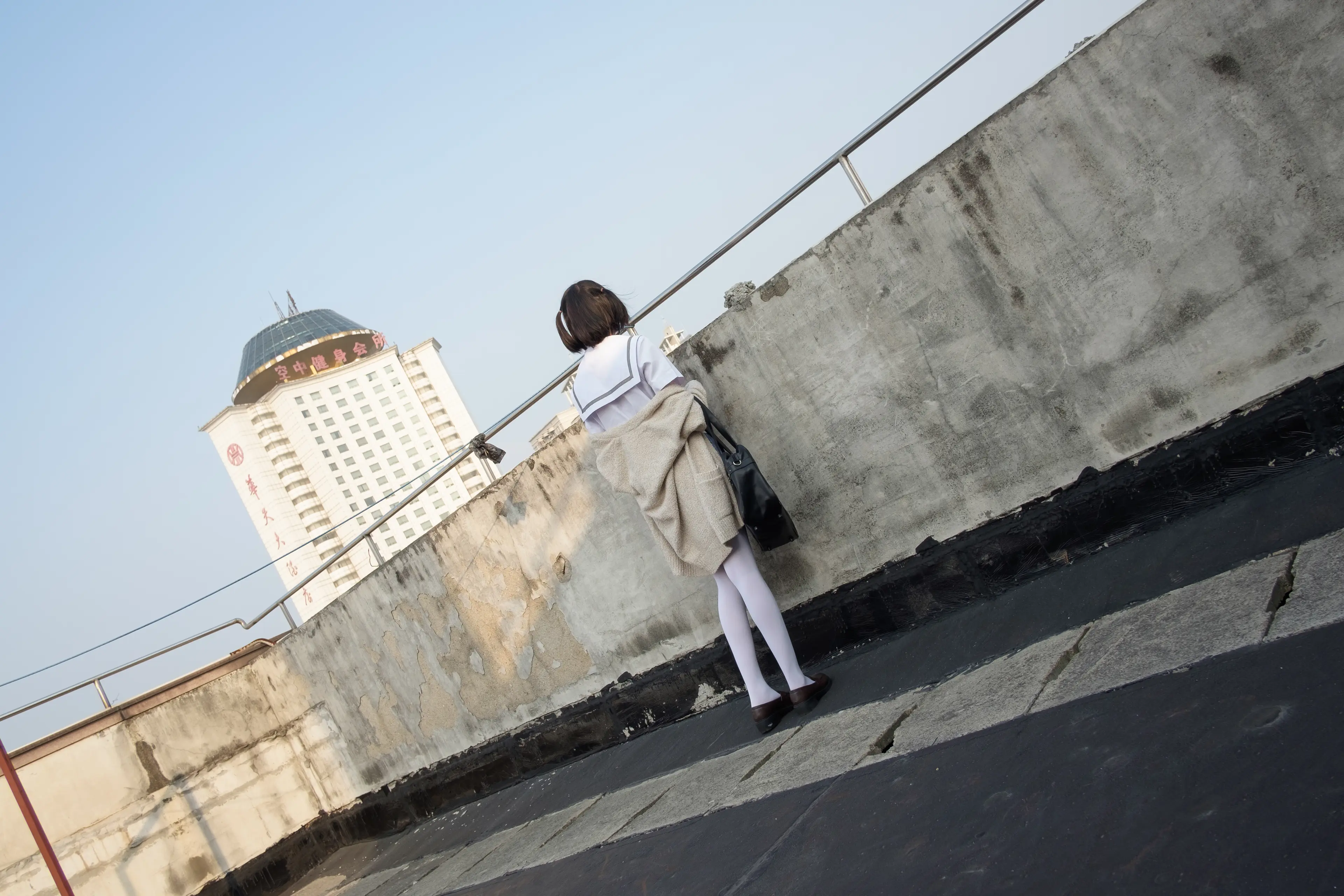 森萝财团 SSR 天台上的白丝 [74P]