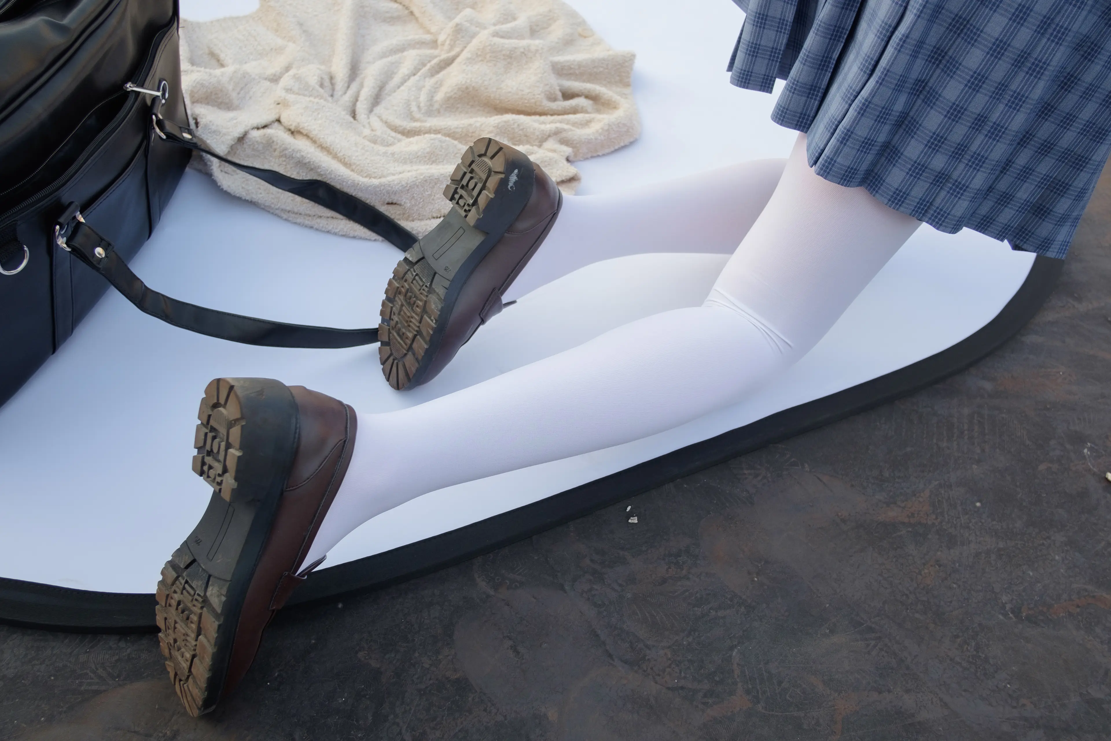 森萝财团 SSR 天台上的白丝 [74P]