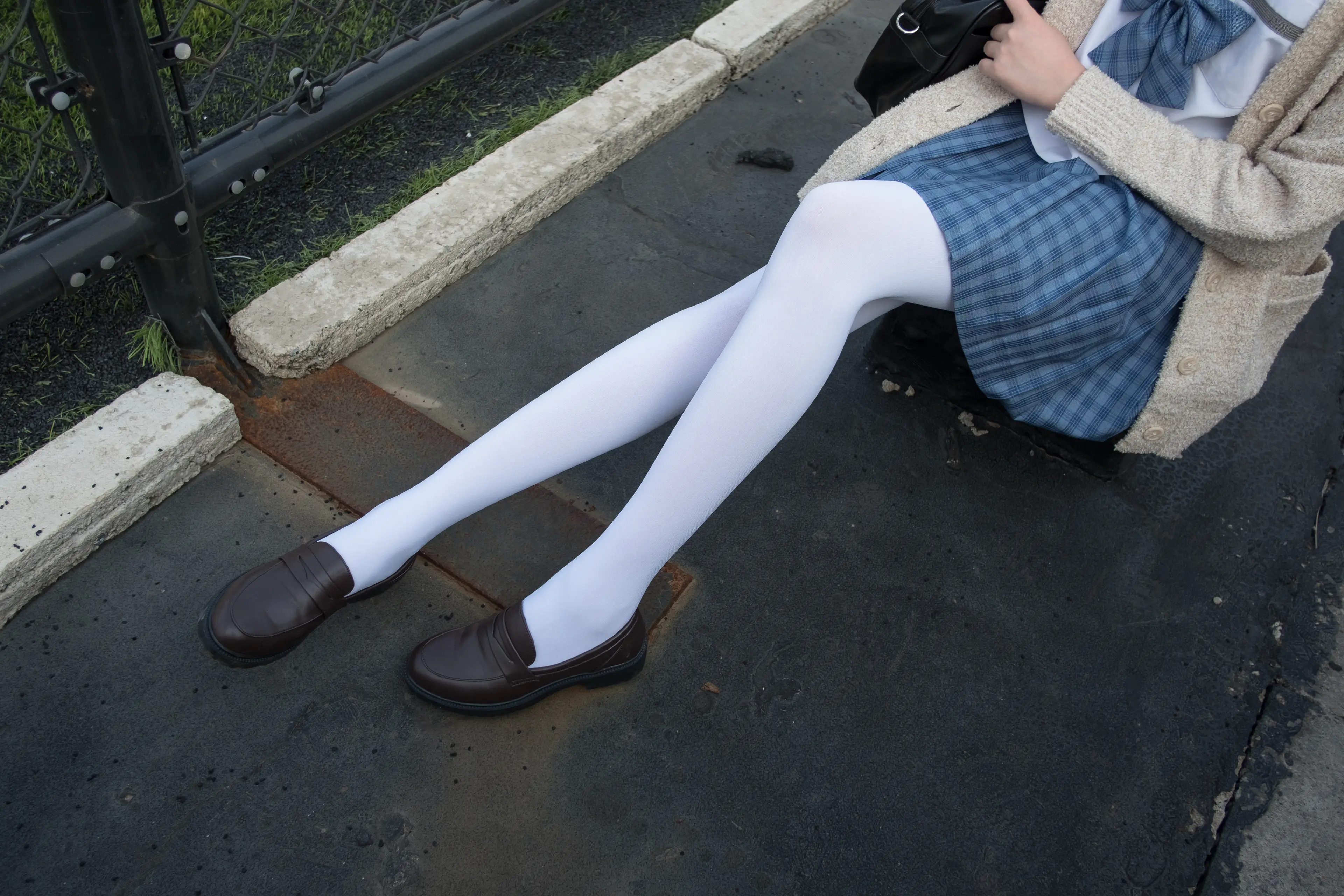 森萝财团 SSR 天台上的白丝 [74P]