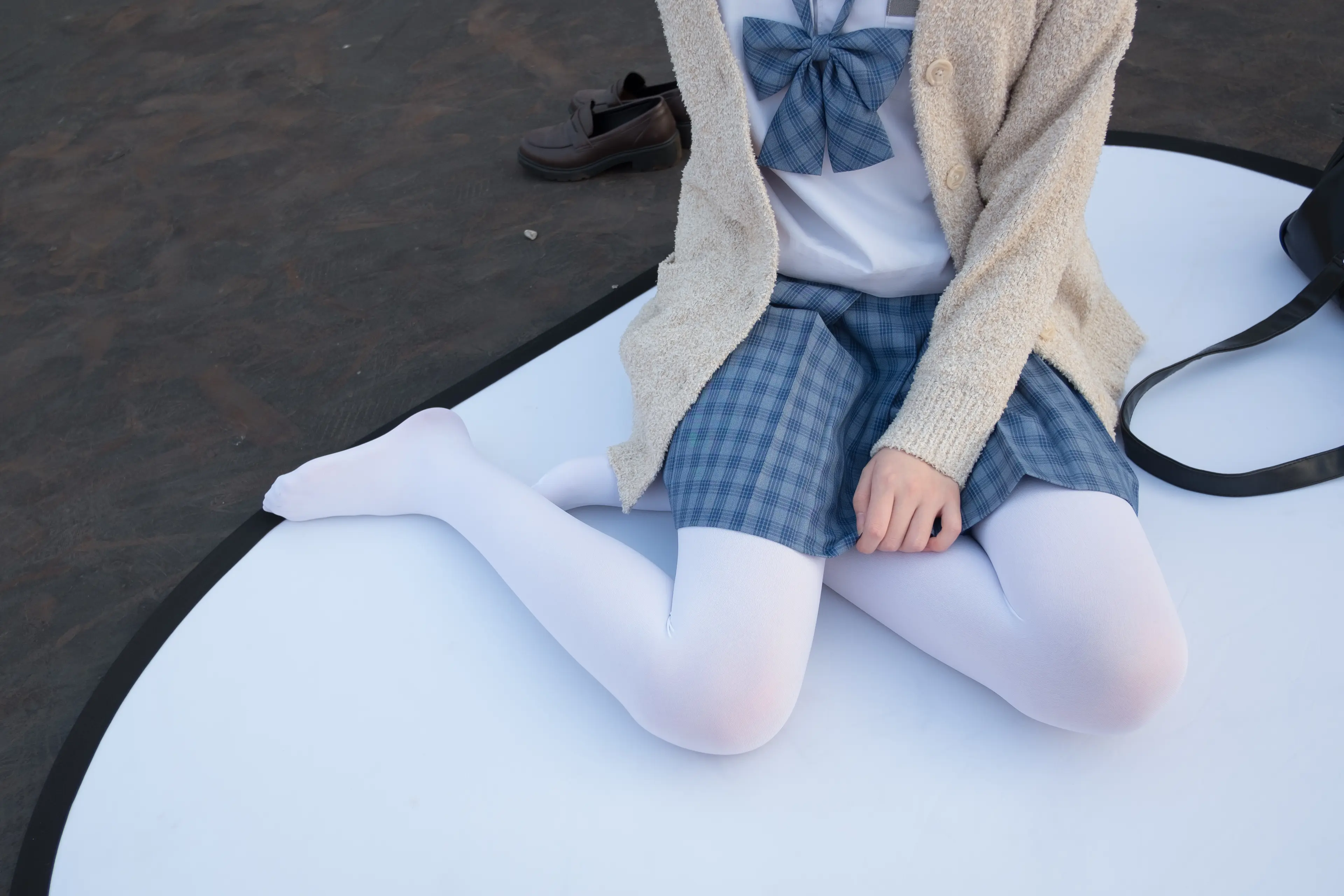 森萝财团 SSR 天台上的白丝 [74P]