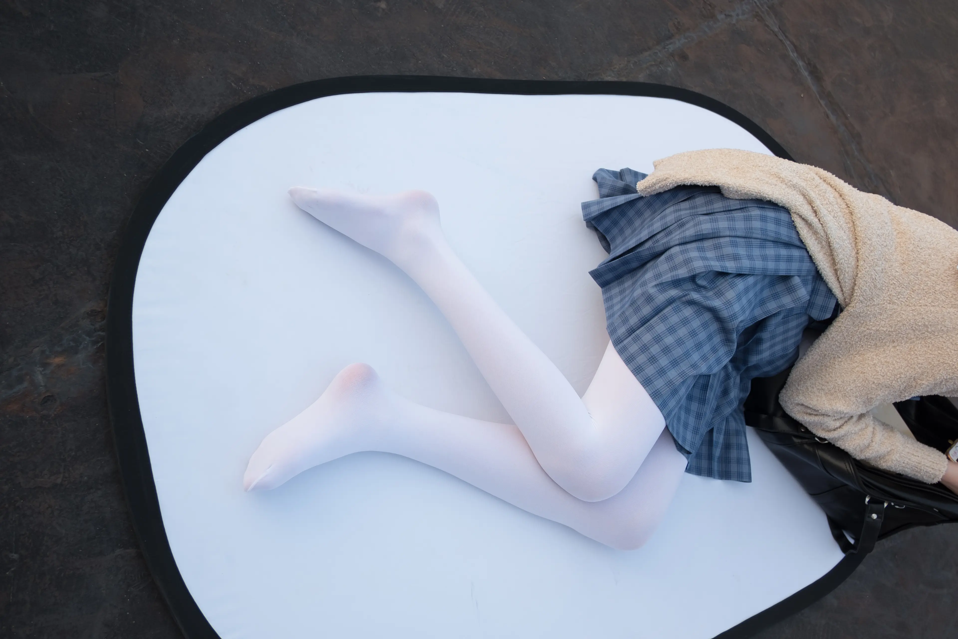 森萝财团 SSR 天台上的白丝 [74P]