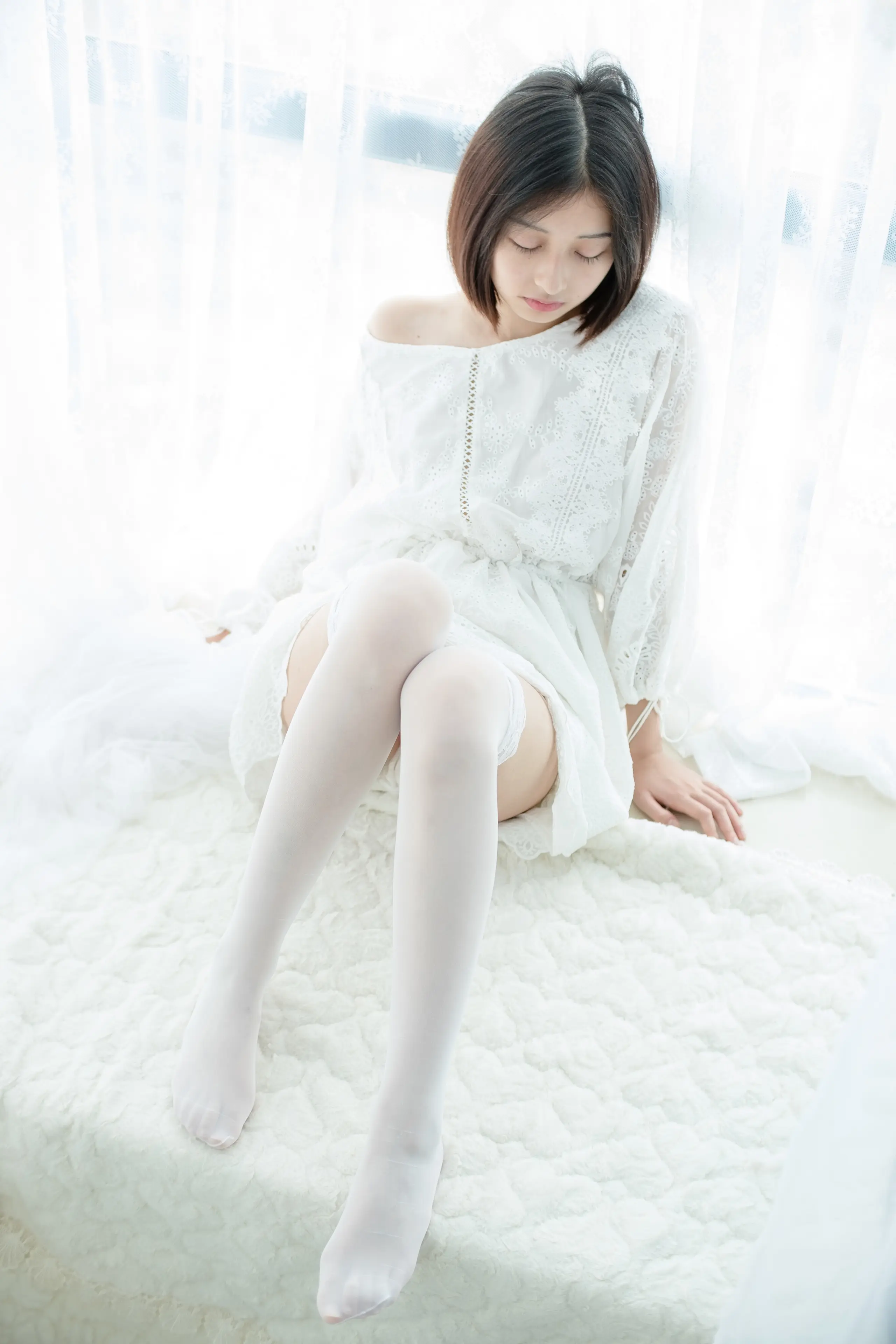 森萝财团 SSR 少女白色遐想 [161P]