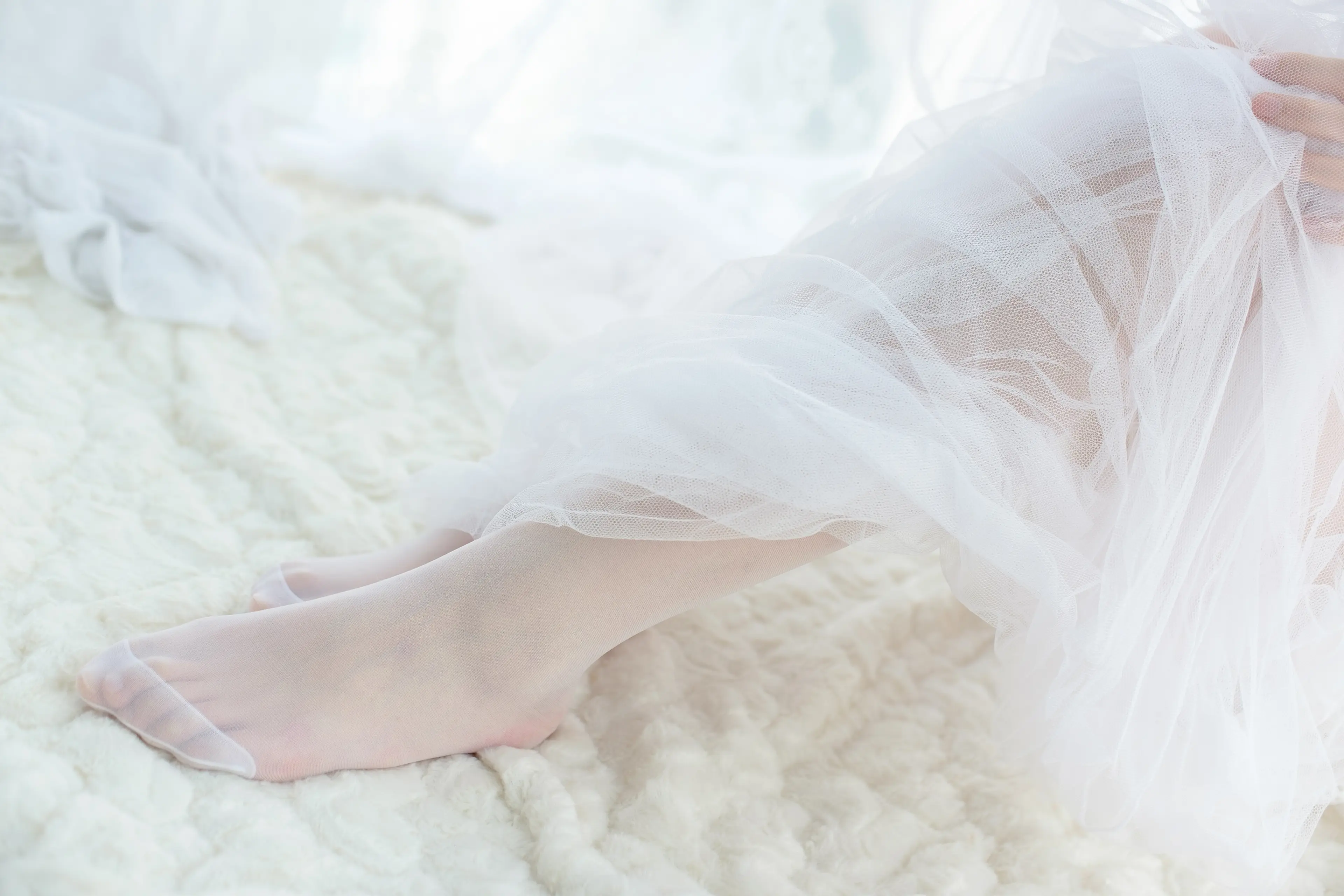 森萝财团 SSR 少女白色遐想 [161P]