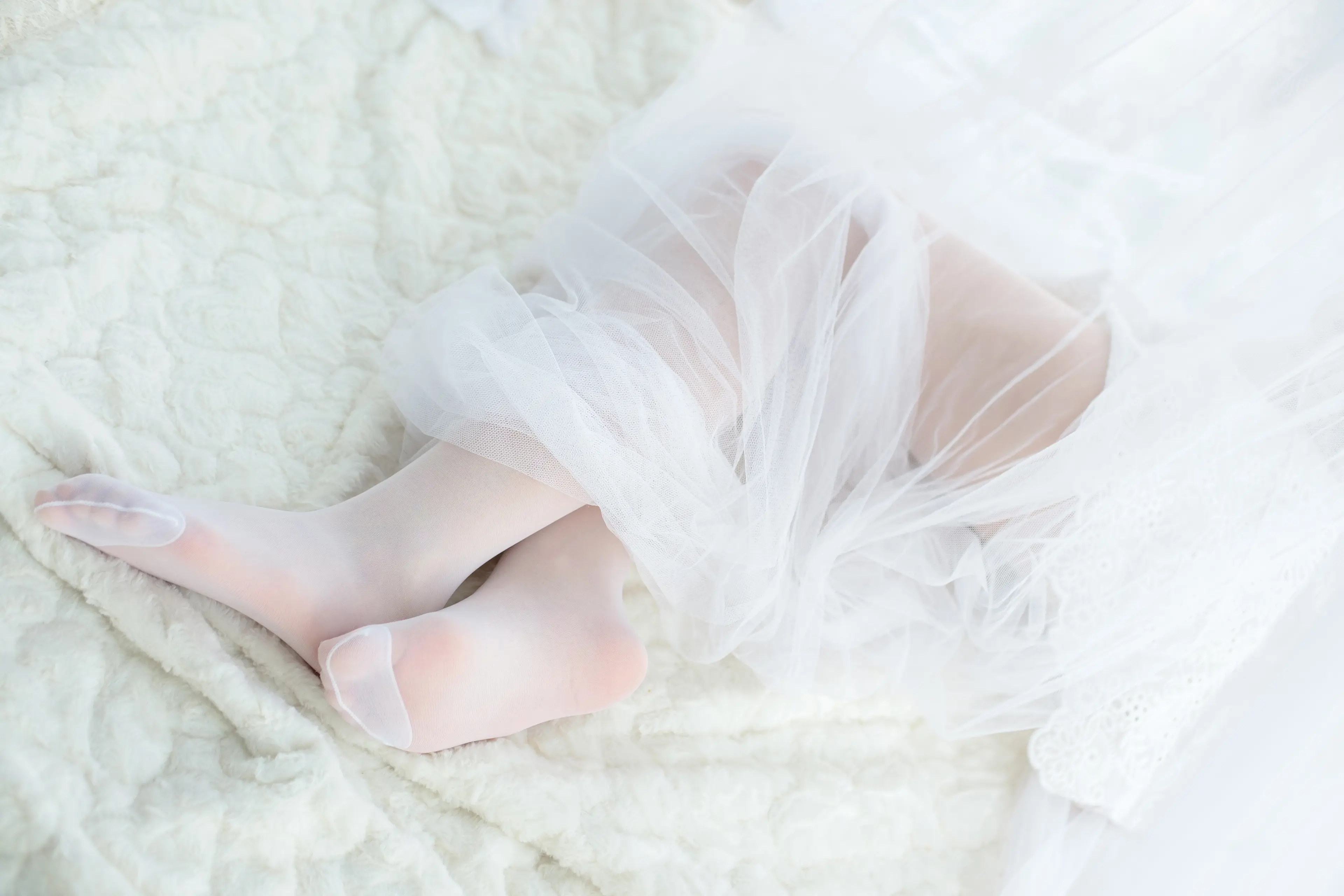 森萝财团 SSR 少女白色遐想 [161P]