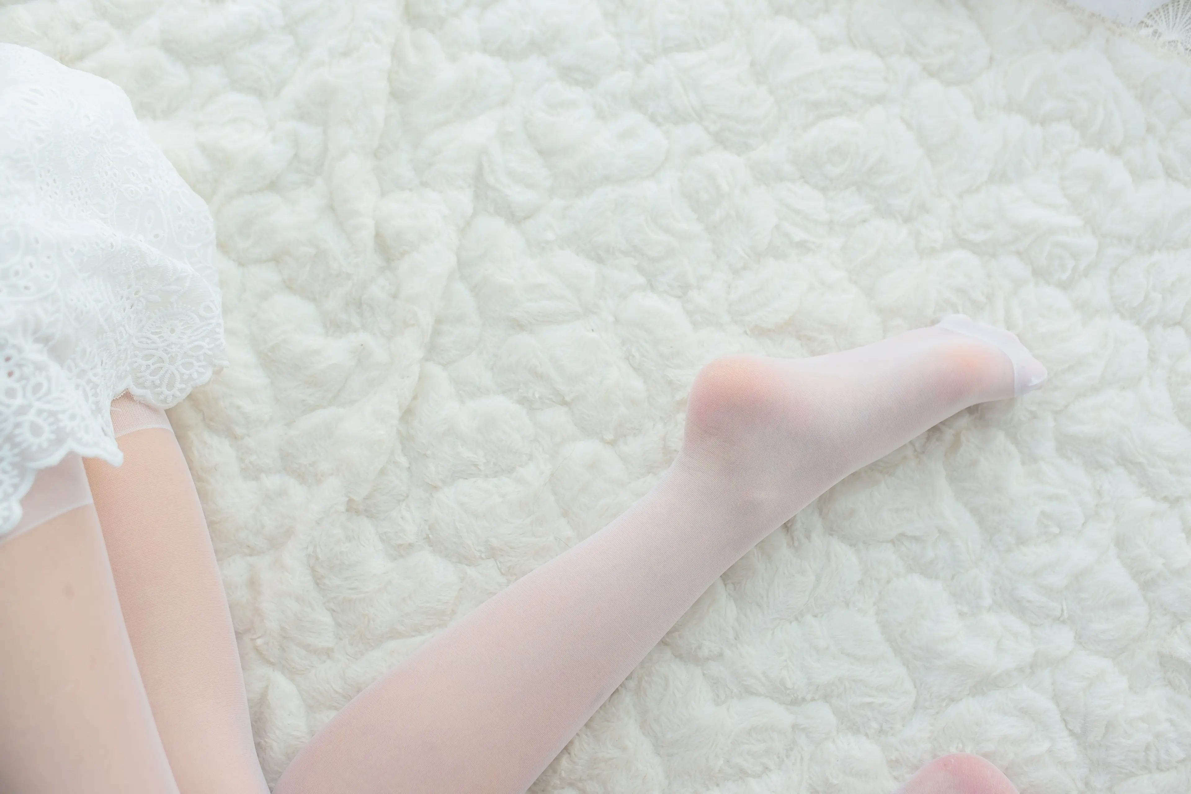 森萝财团 SSR 少女白色遐想 [161P]