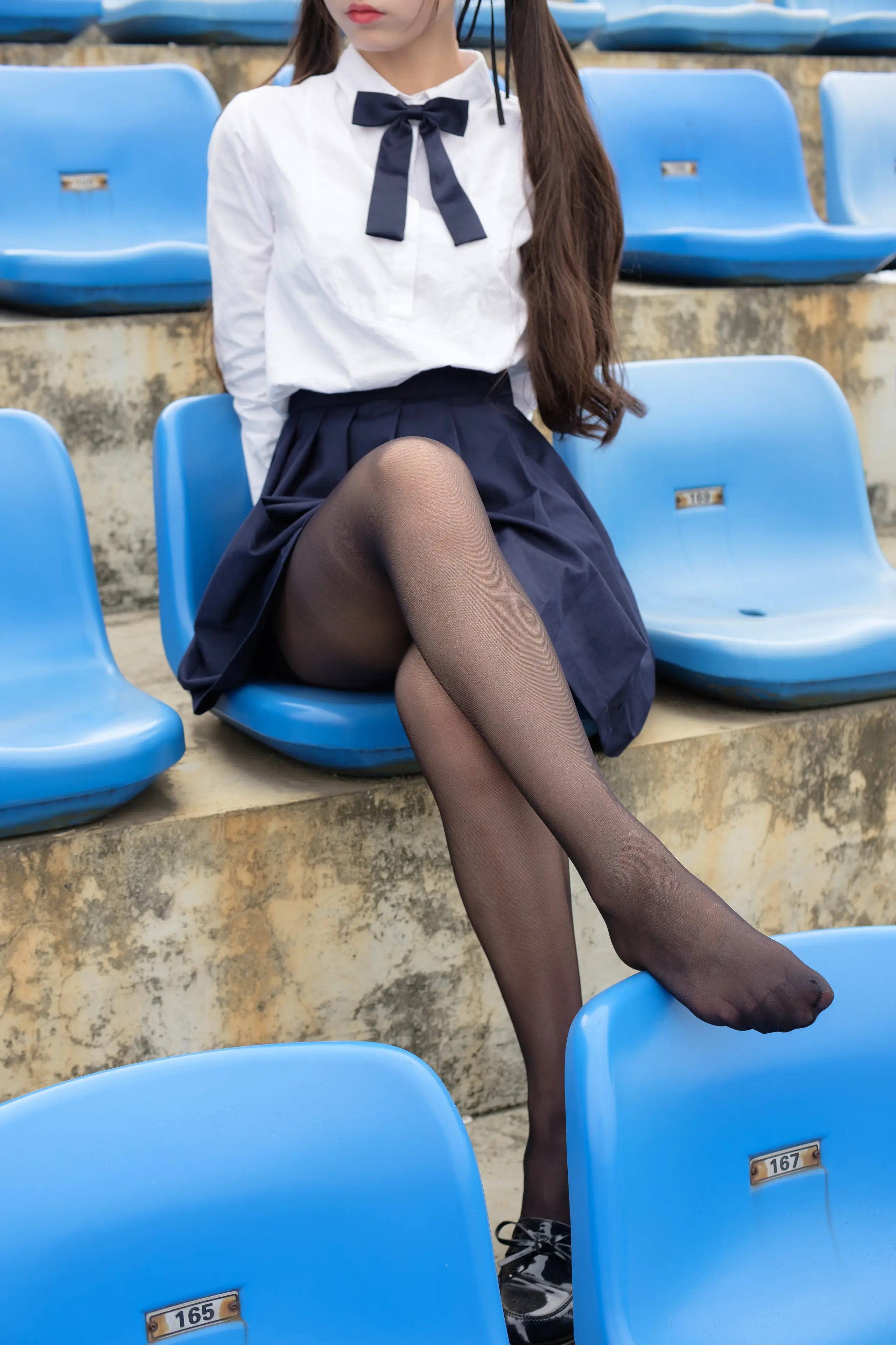 森萝财团 SSR 户外黑丝学妹 [83P]