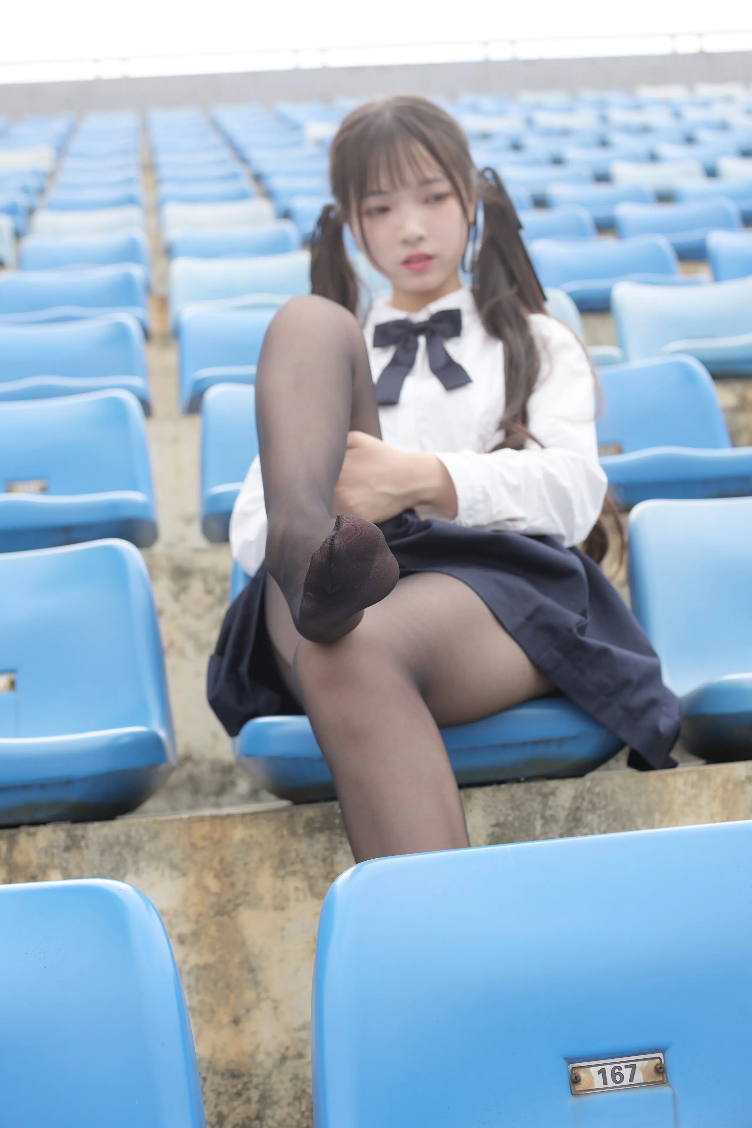 森萝财团 SSR 户外黑丝学妹 [83P]