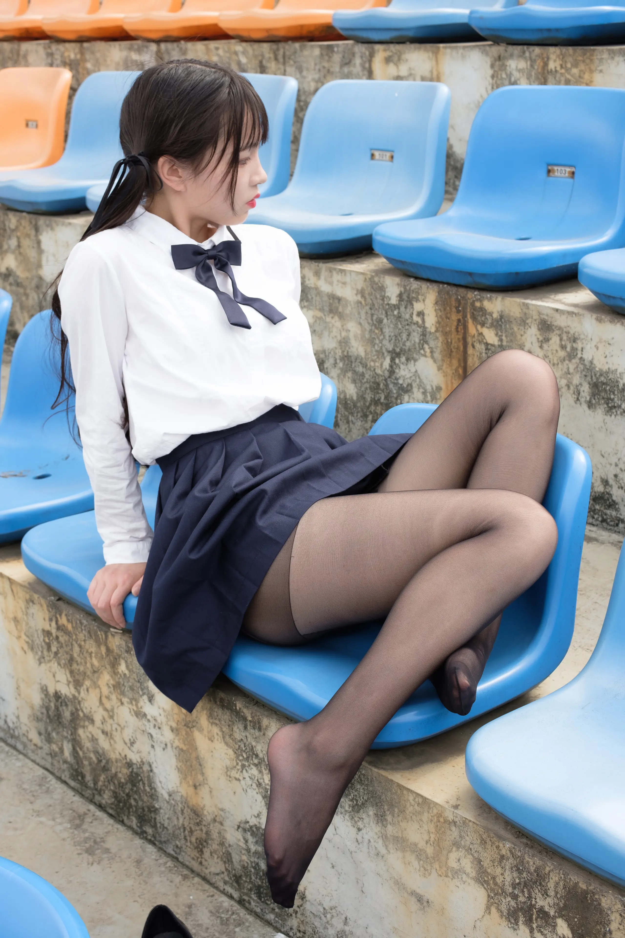 森萝财团 SSR 户外黑丝学妹 [83P]