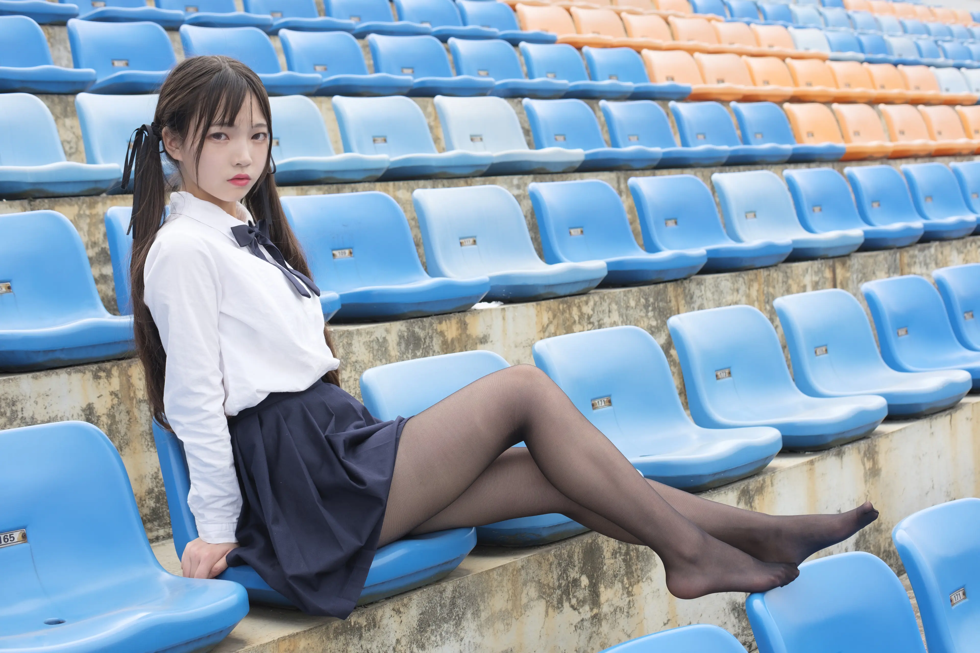 森萝财团 SSR 户外黑丝学妹 [83P]