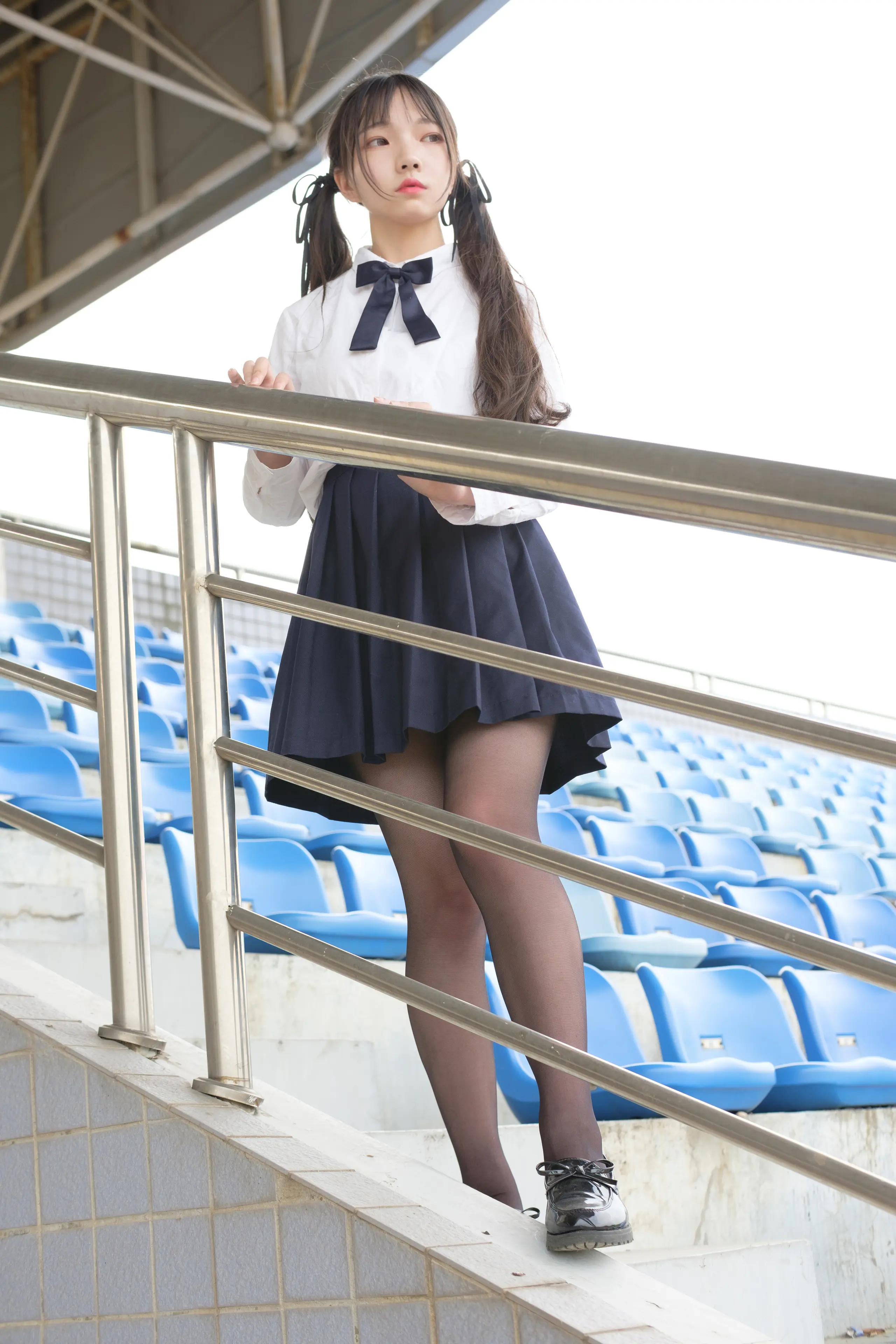 森萝财团 SSR 户外黑丝学妹 [83P]