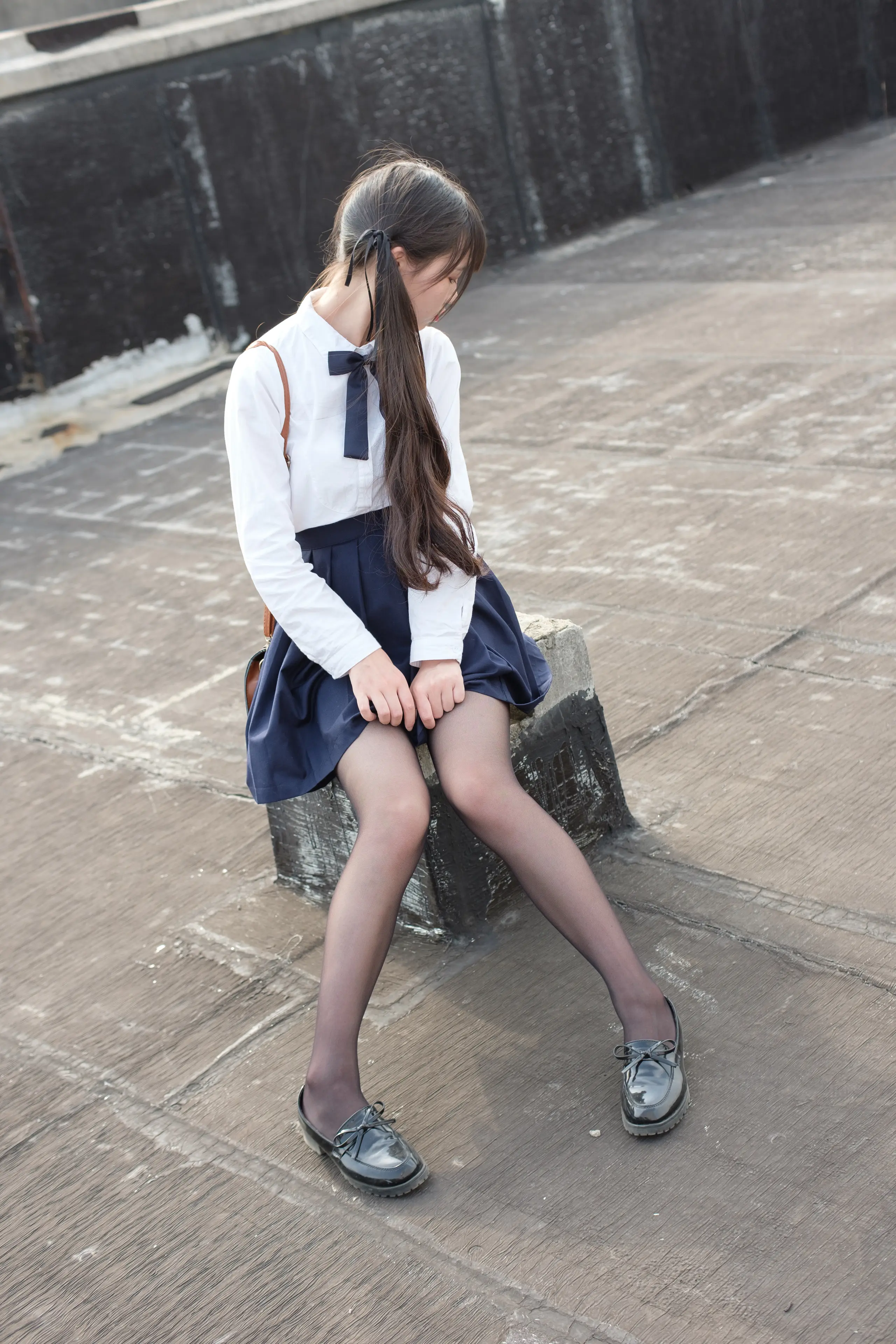 森萝财团 SSR 户外黑丝学妹 [83P]