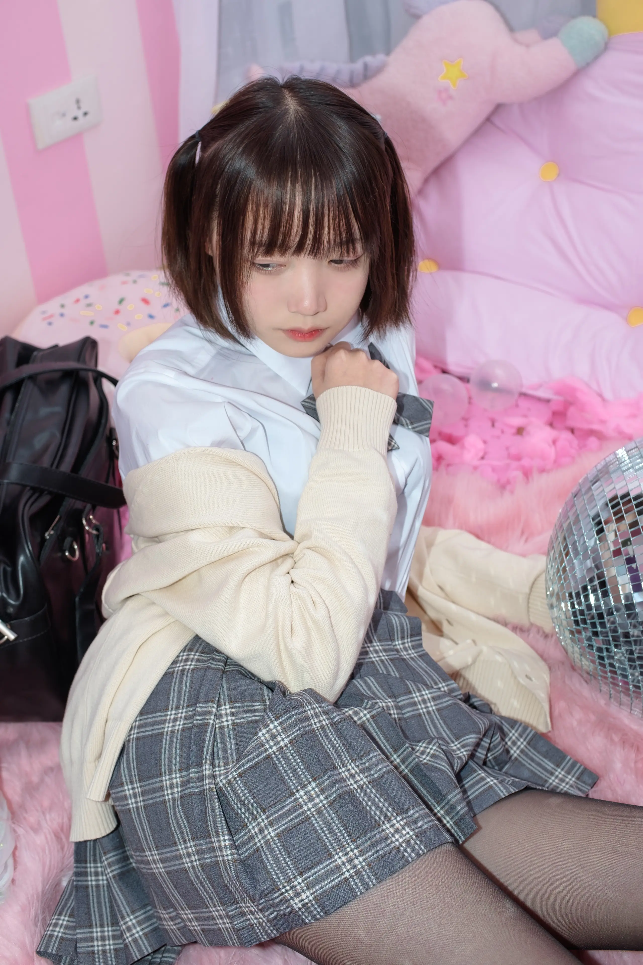 森萝财团 SSR 黑丝妹妹的闺房 [75P]