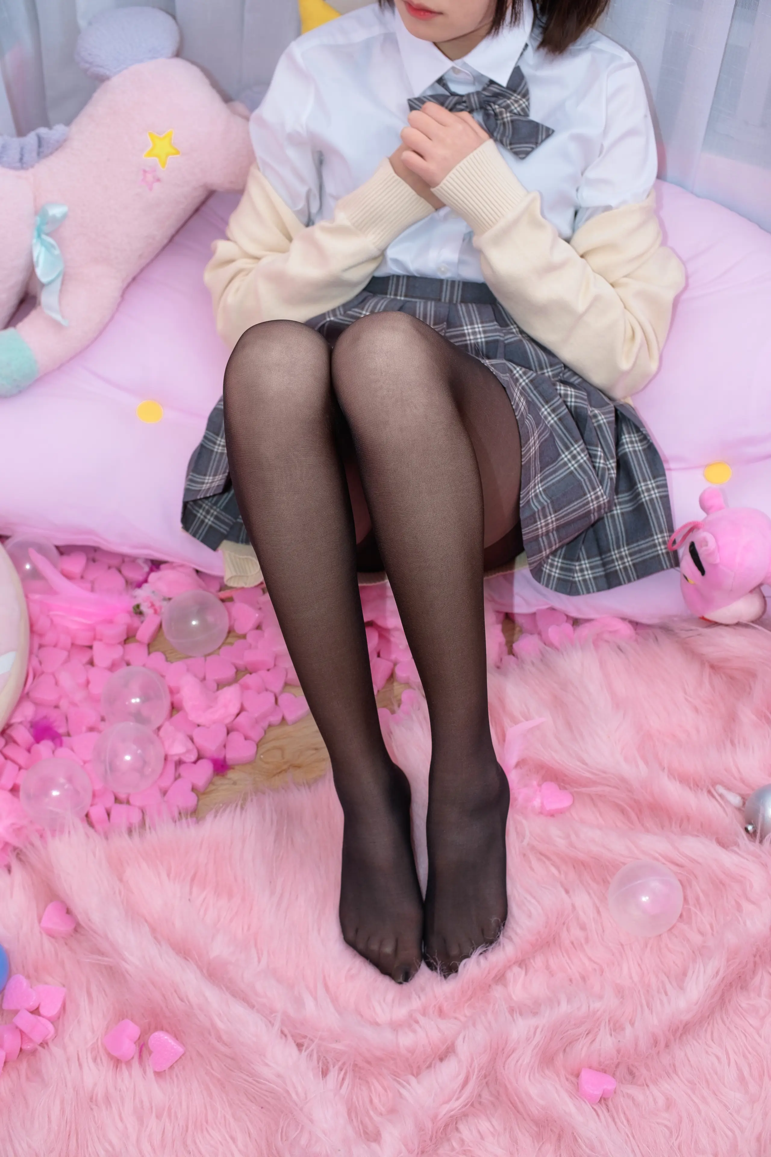 森萝财团 SSR 黑丝妹妹的闺房 [75P]