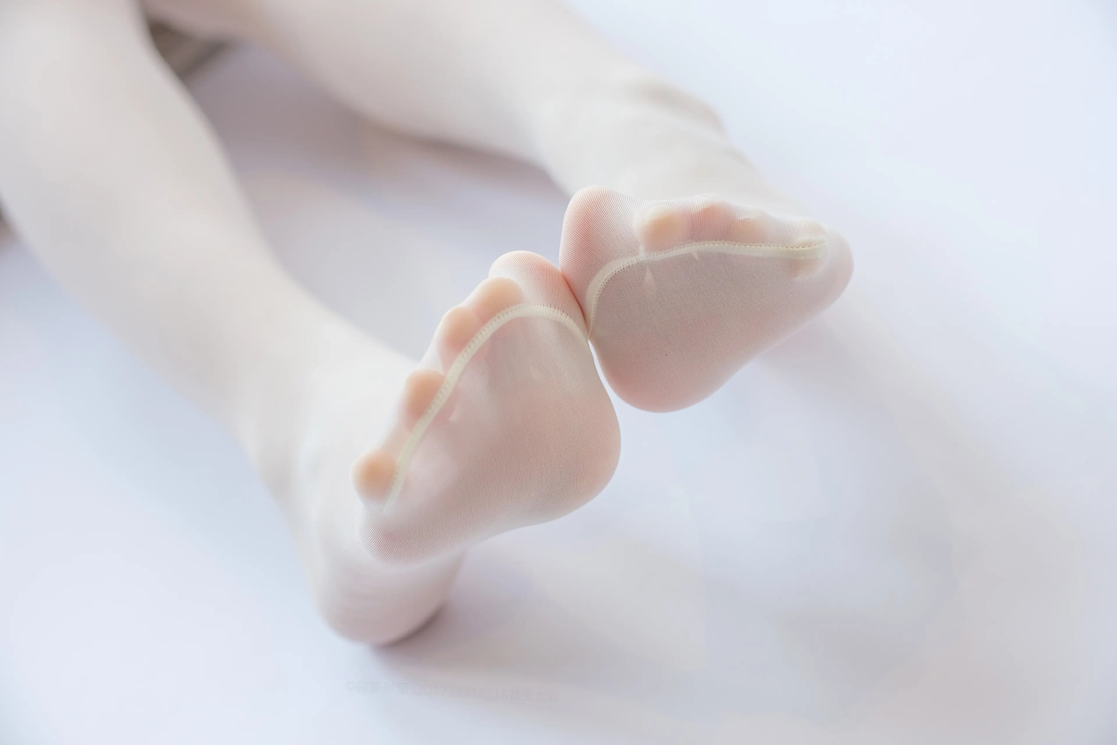 森萝财团 SSR 30D奶白超滑丝袜 [91P]