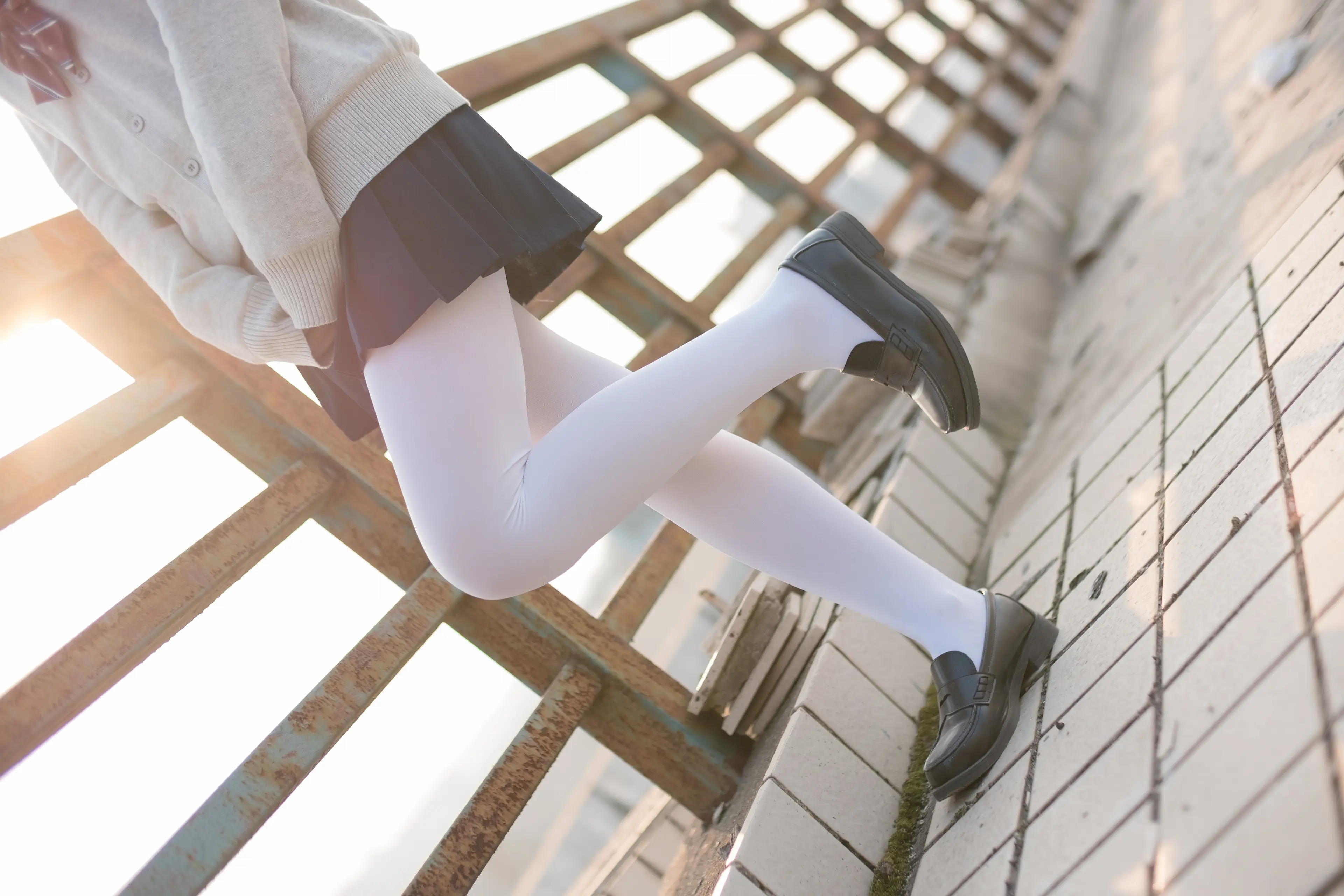 森萝财团 SSR JK白丝足控 [99P]