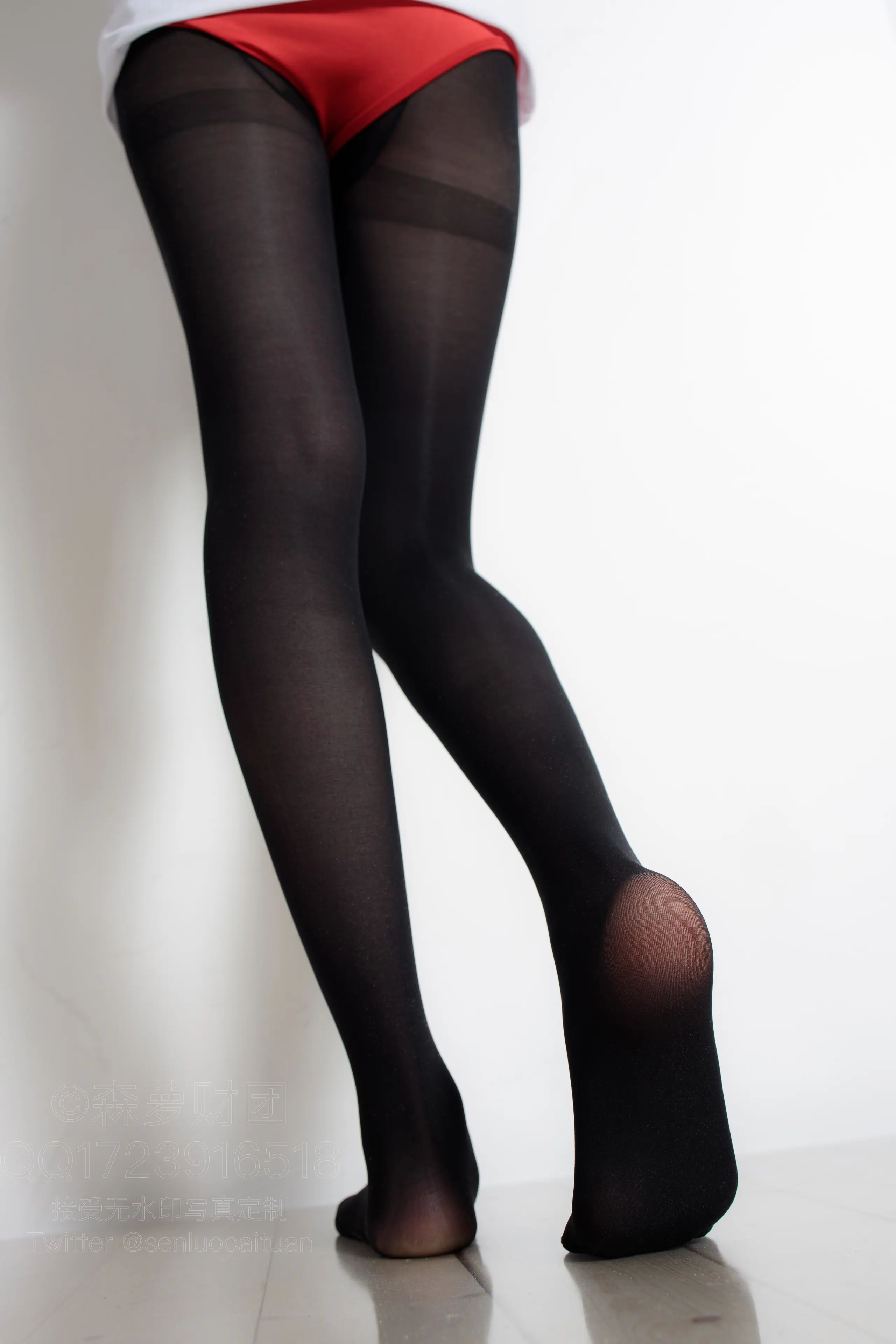 森萝财团 WTMSB 红色布鲁马50D黑丝 [149P]