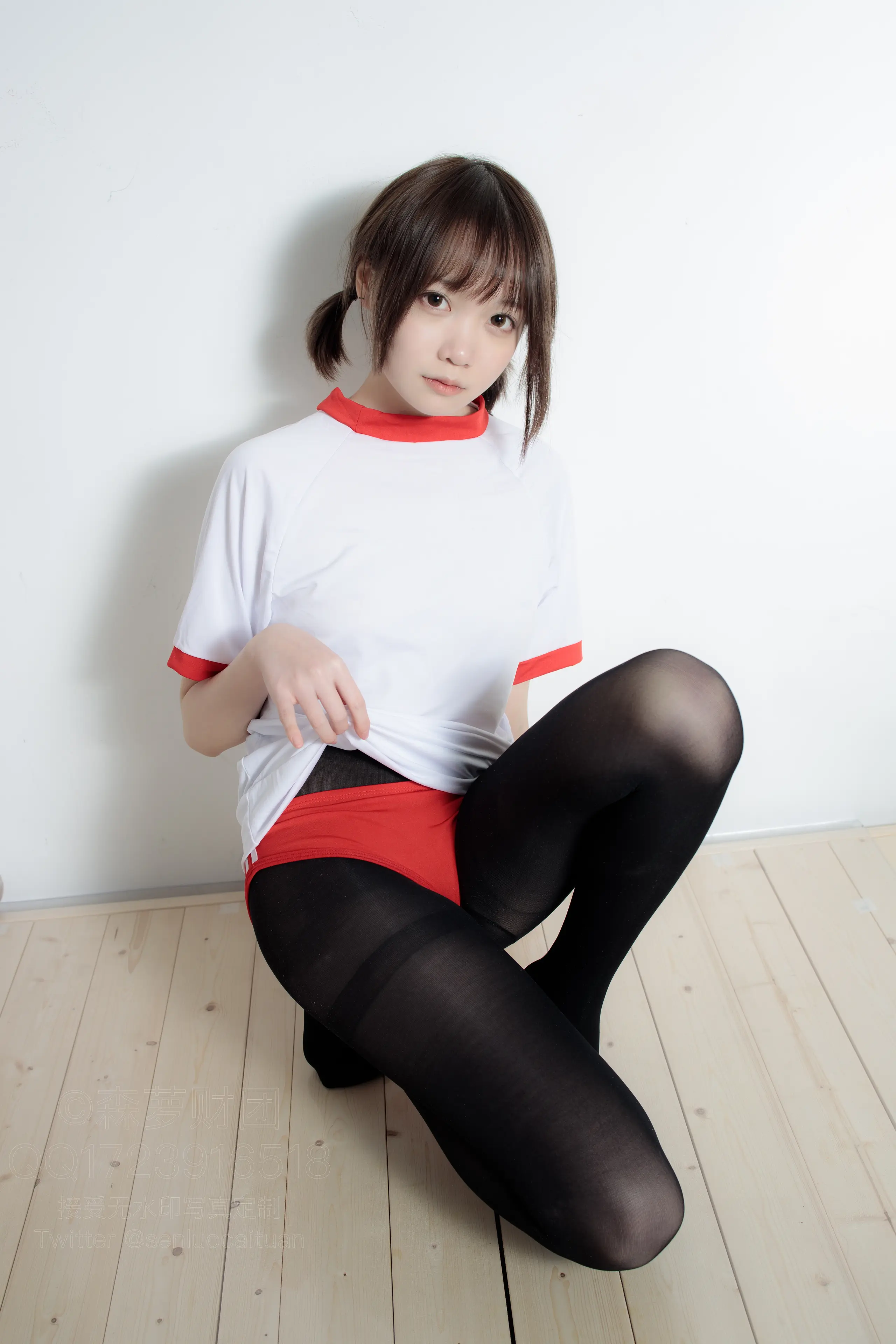 森萝财团 WTMSB 红色布鲁马50D黑丝 [149P]