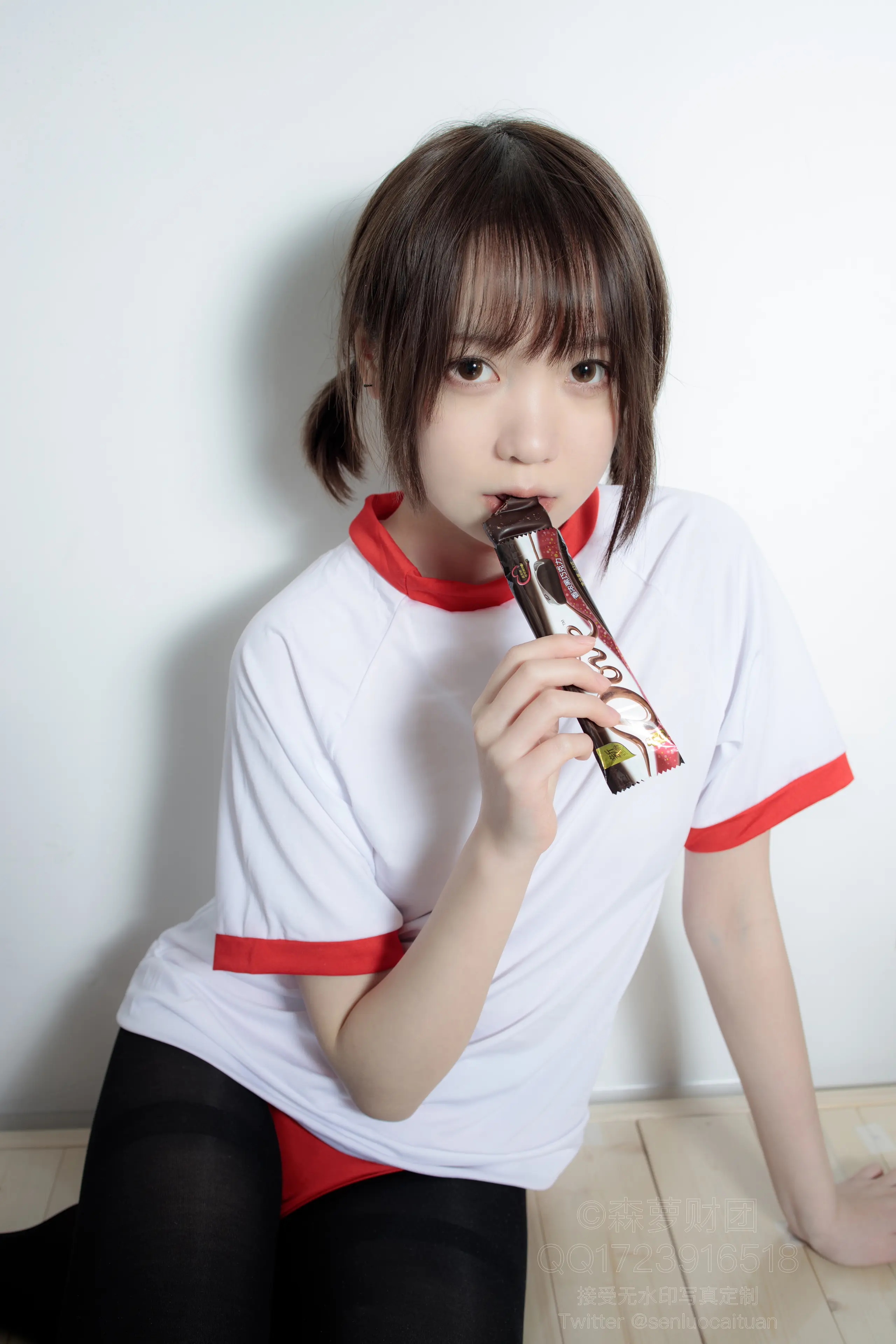 森萝财团 WTMSB 红色布鲁马50D黑丝 [149P]