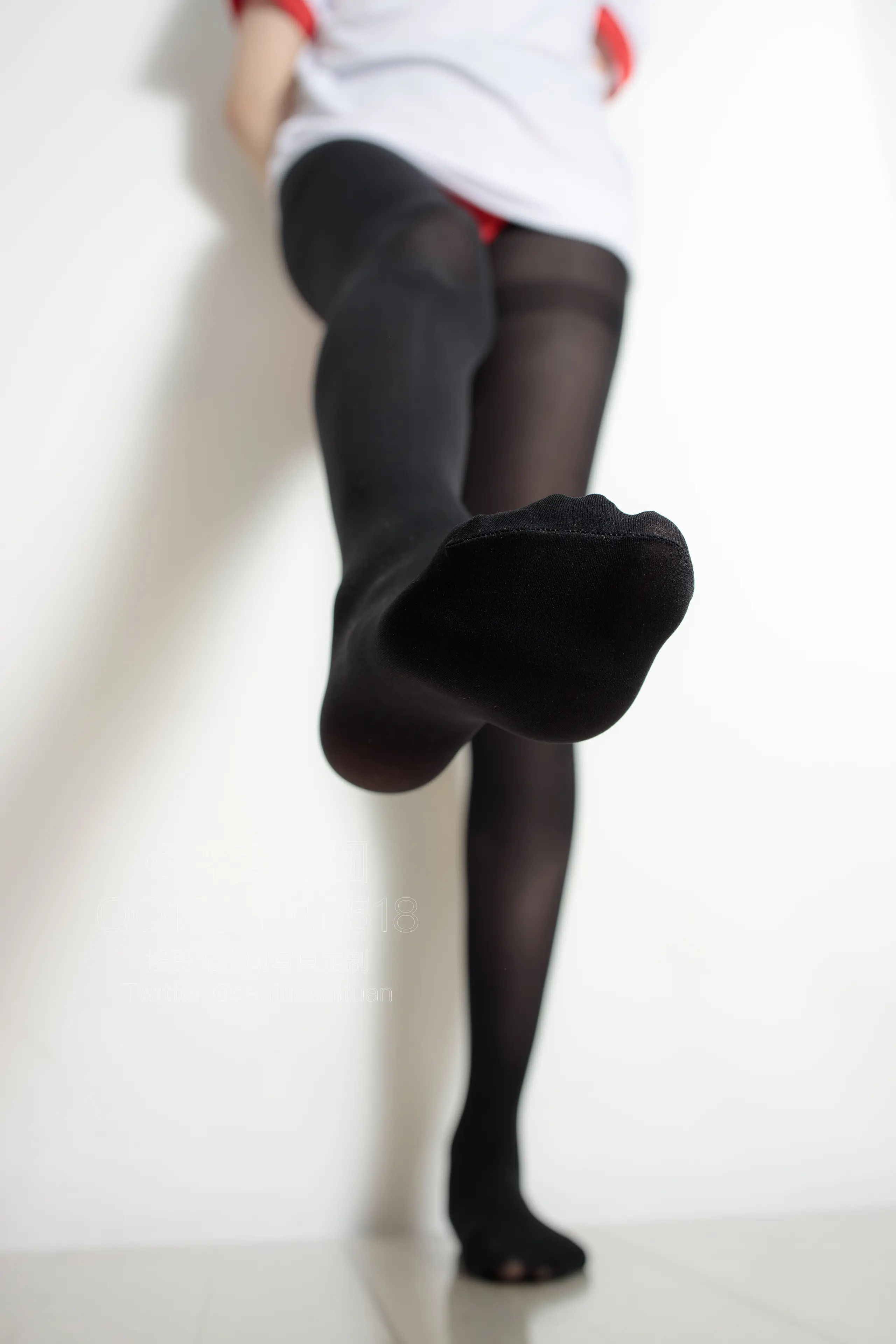 森萝财团 WTMSB 红色布鲁马50D黑丝 [149P]