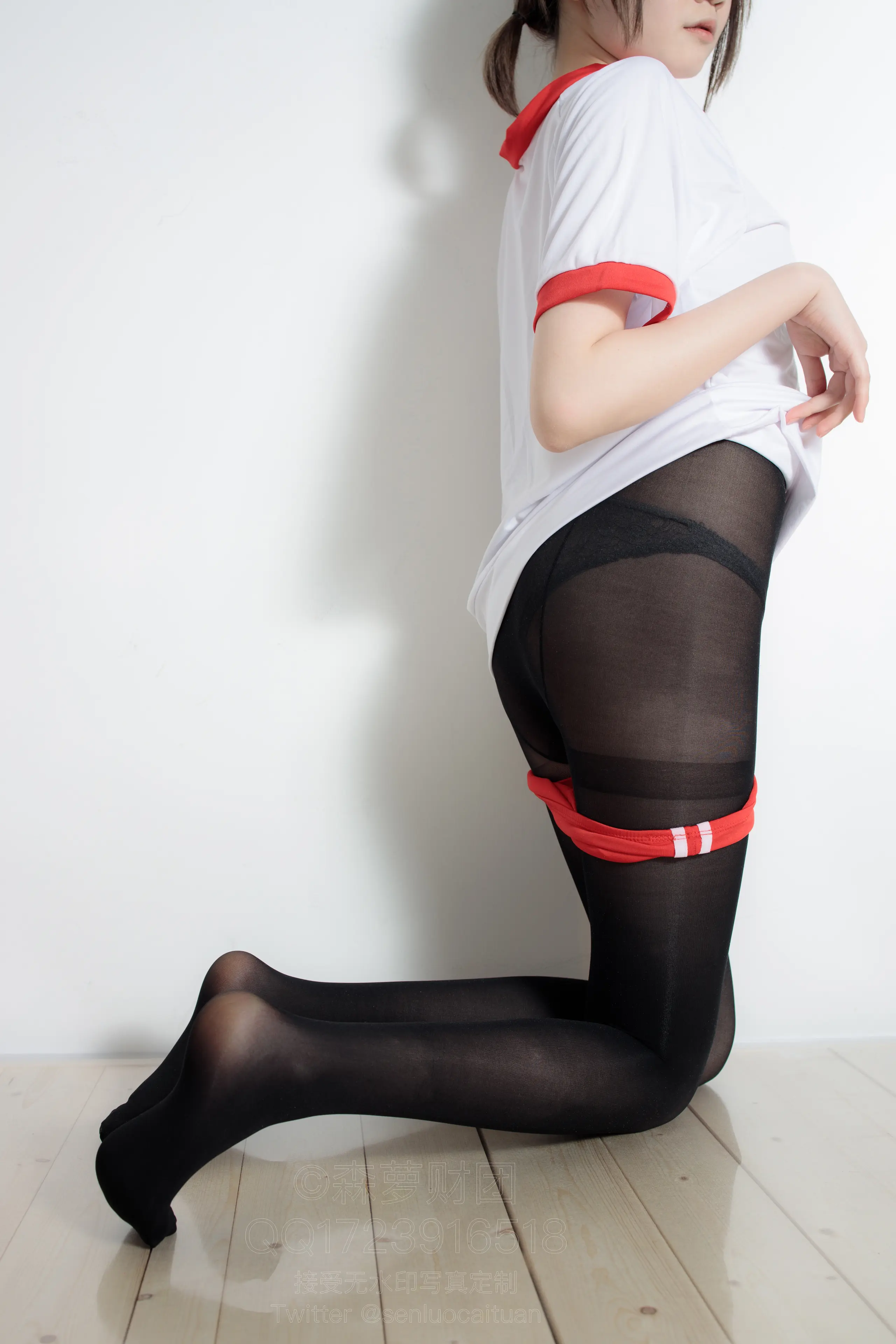 森萝财团 WTMSB 红色布鲁马50D黑丝 [149P]