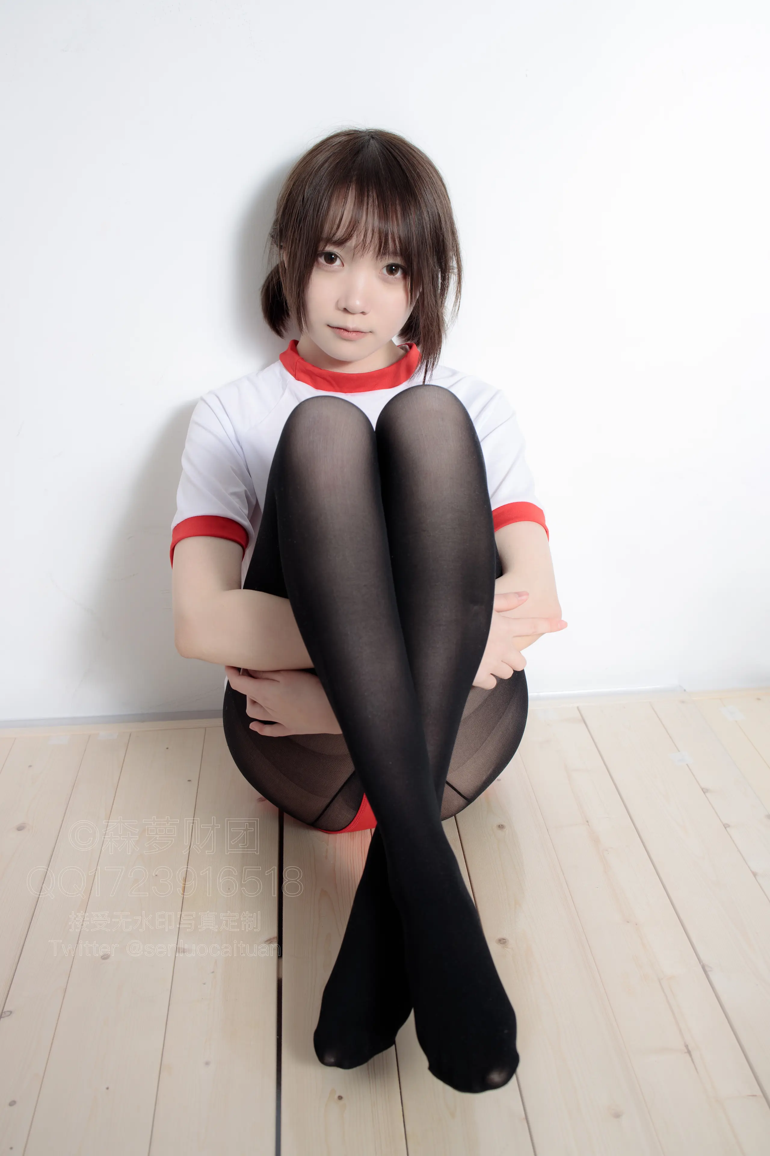 森萝财团 WTMSB 红色布鲁马50D黑丝 [149P]