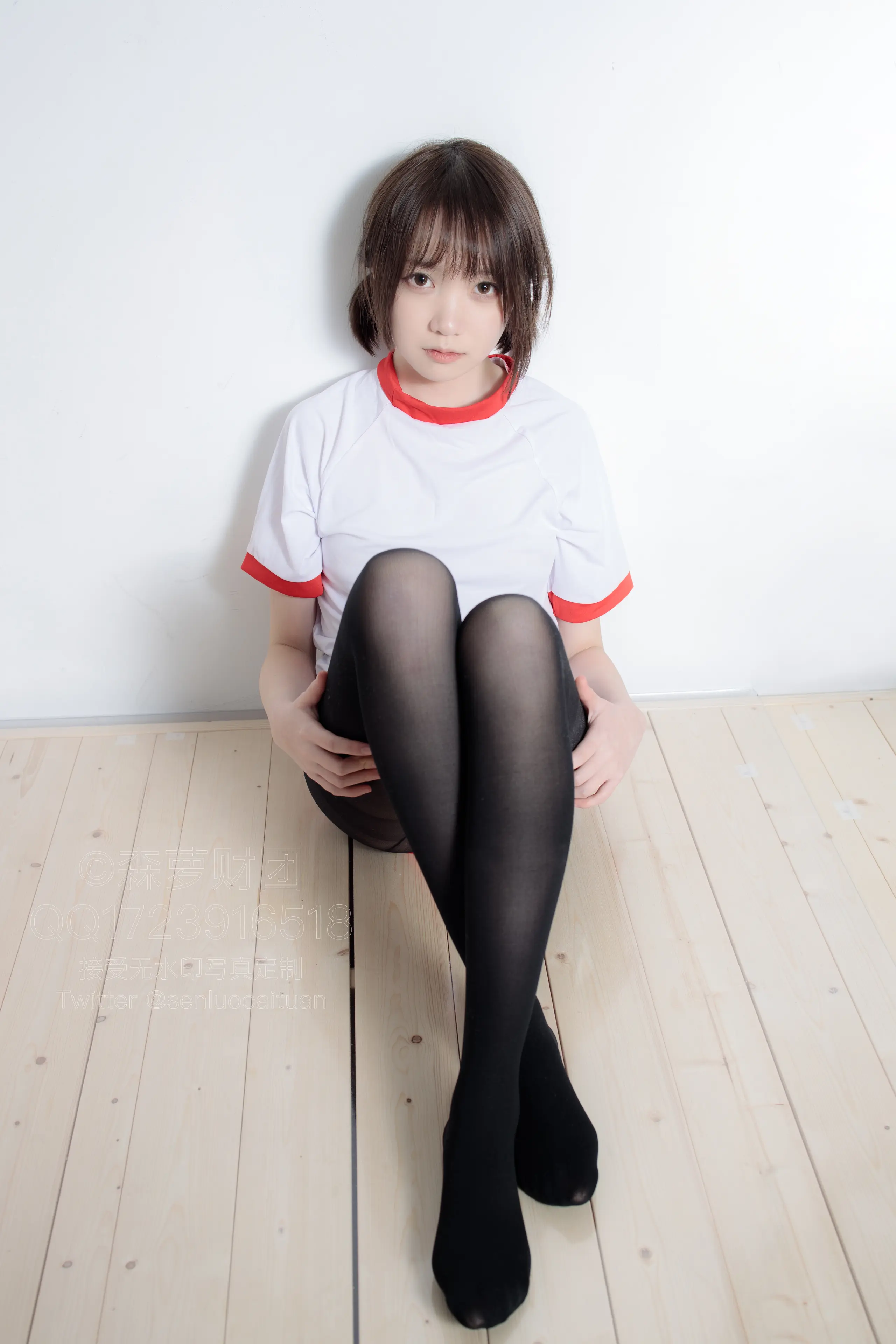 森萝财团 WTMSB 红色布鲁马50D黑丝 [149P]