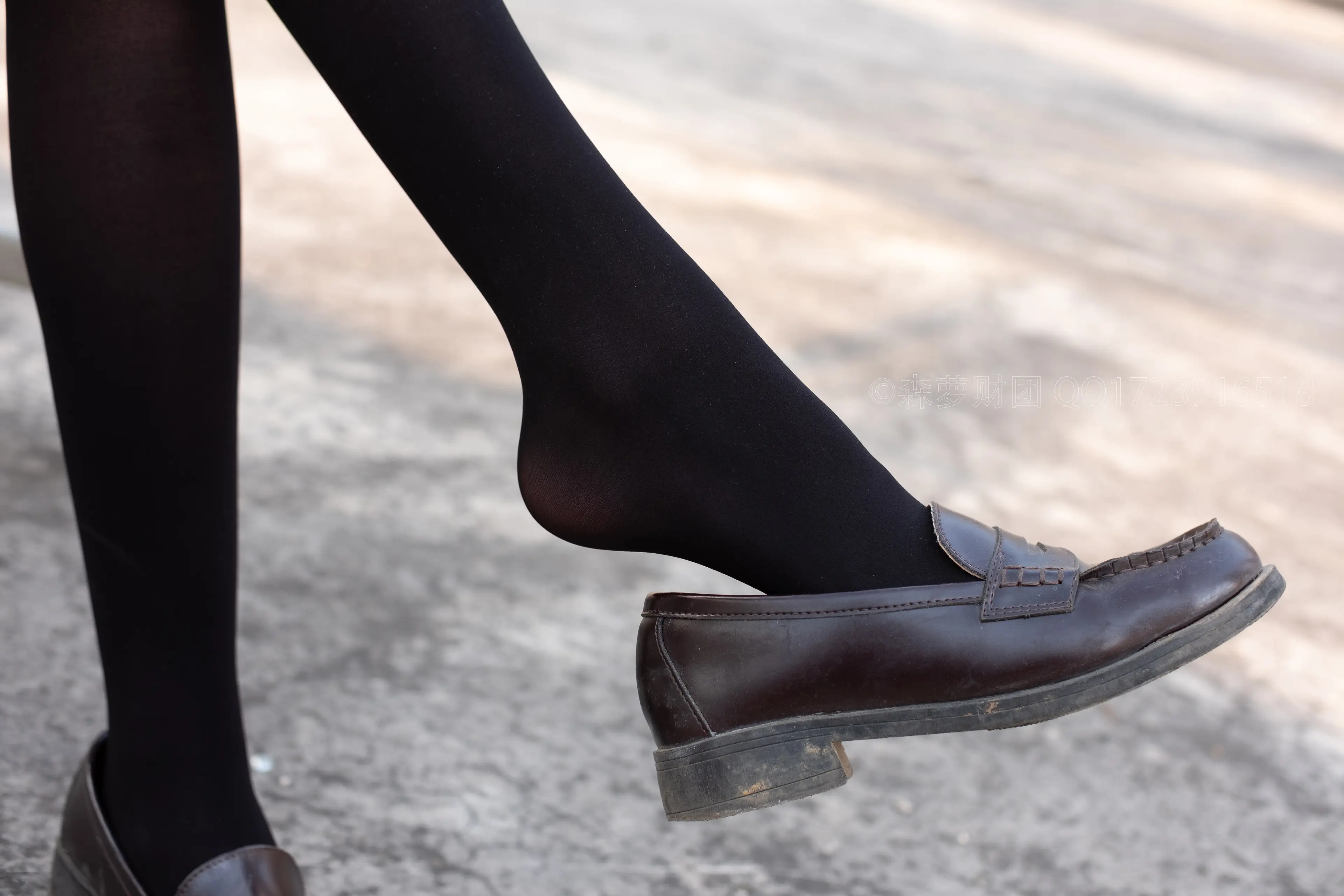 森萝财团 X 天台黑丝水手服 [110P]