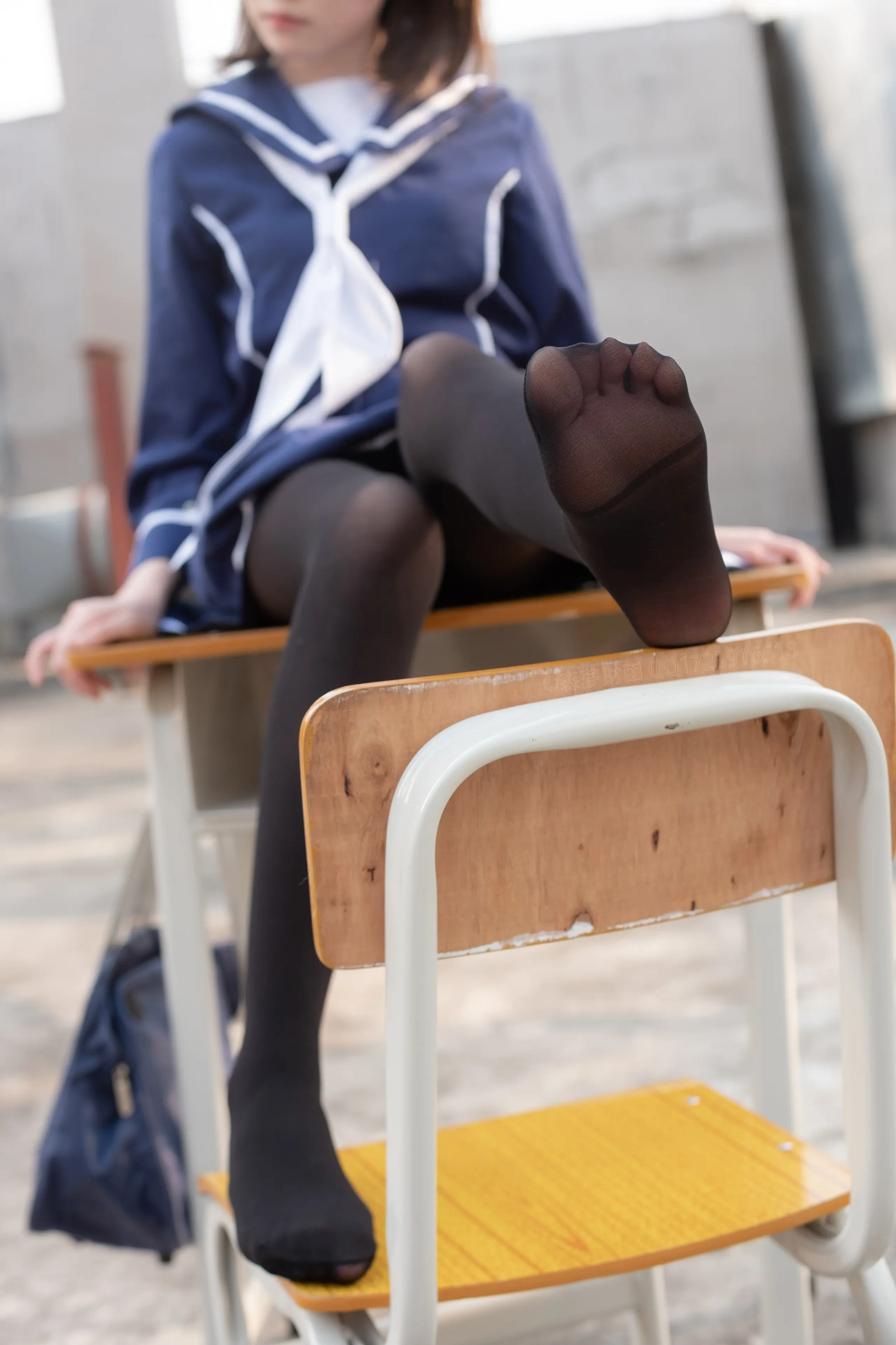 森萝财团 X 天台黑丝水手服 [110P]