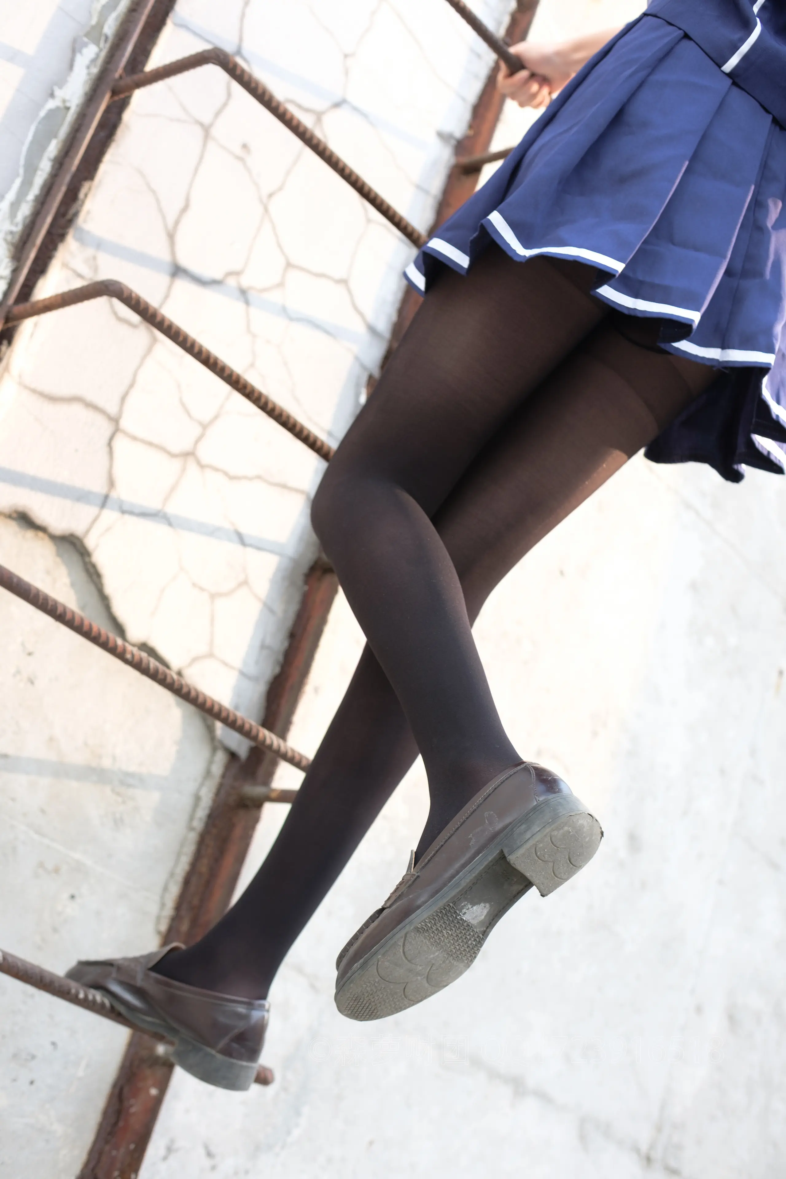 森萝财团 X 天台黑丝水手服 [110P]