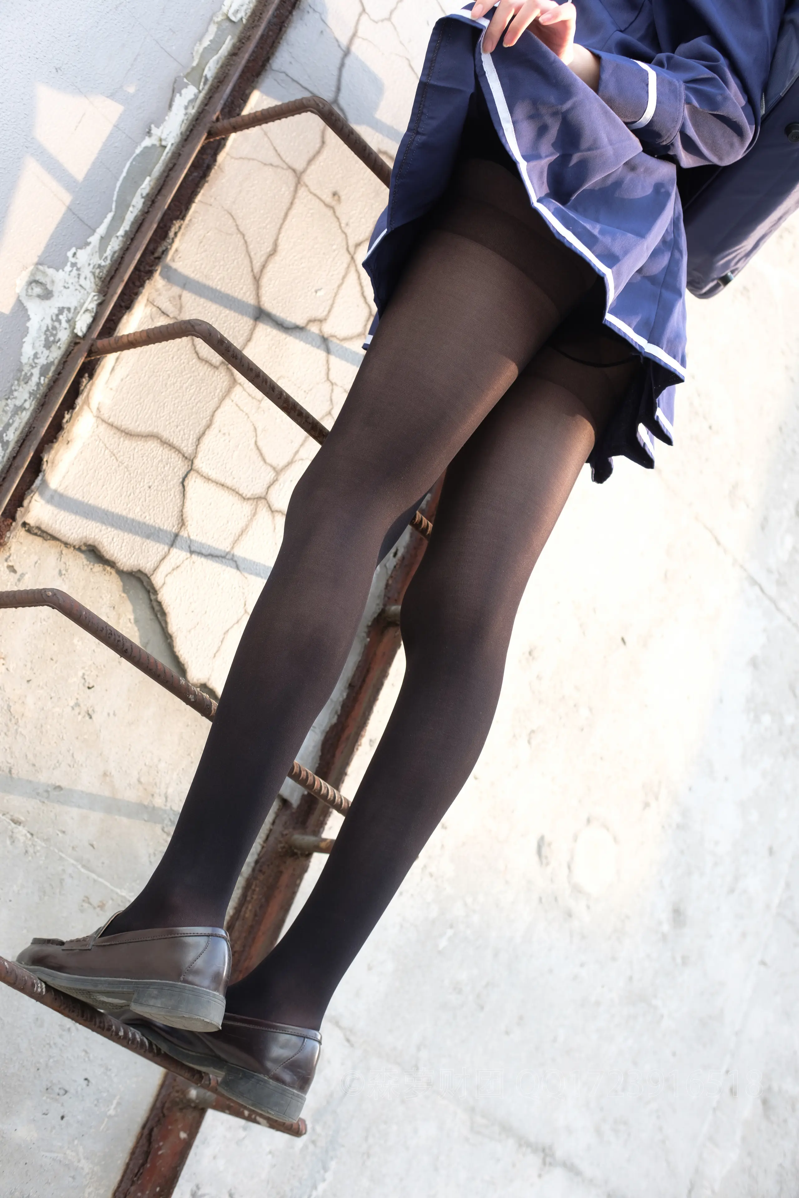 森萝财团 X 天台黑丝水手服 [110P]