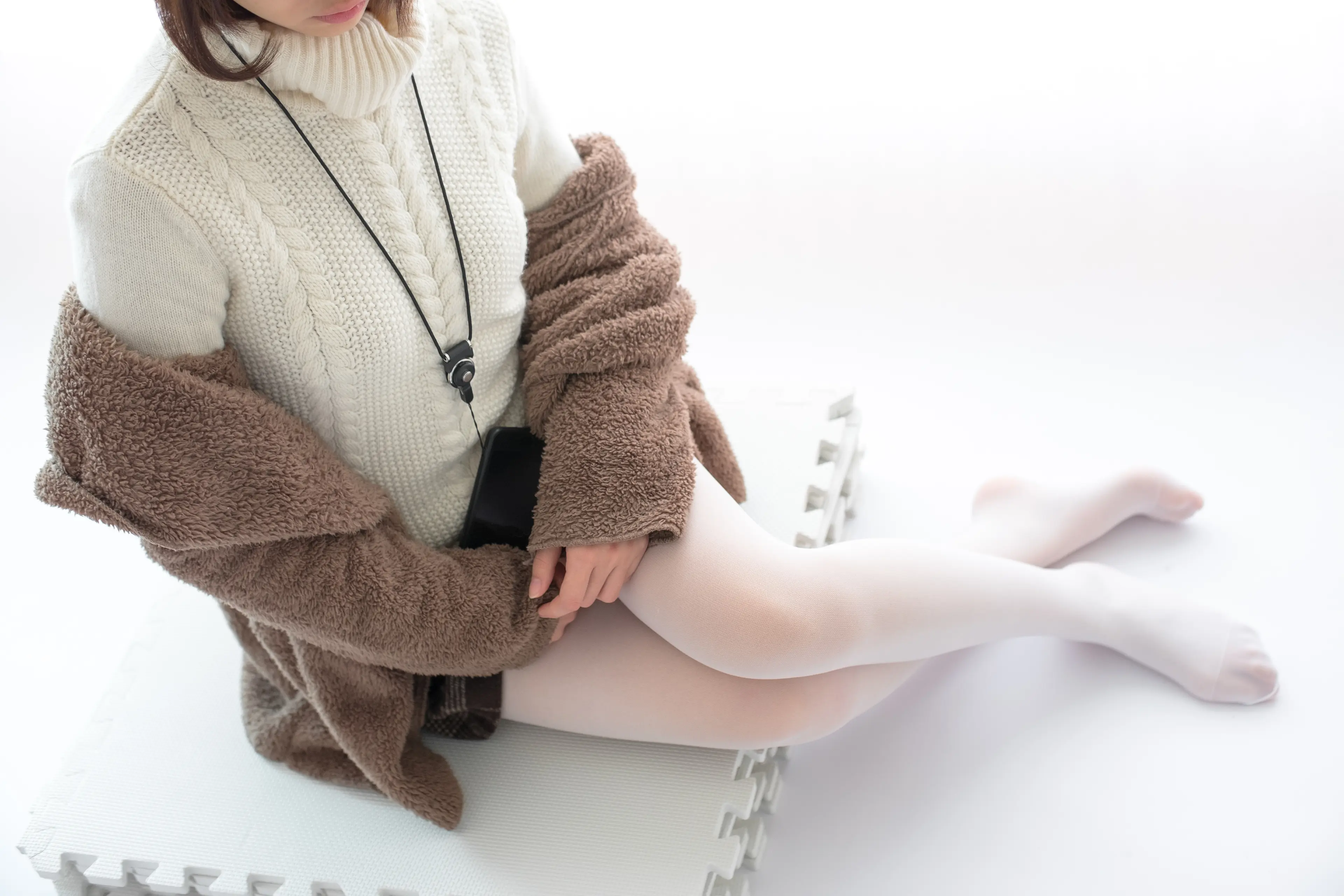 森萝财团 X 忧郁白丝 [99P]