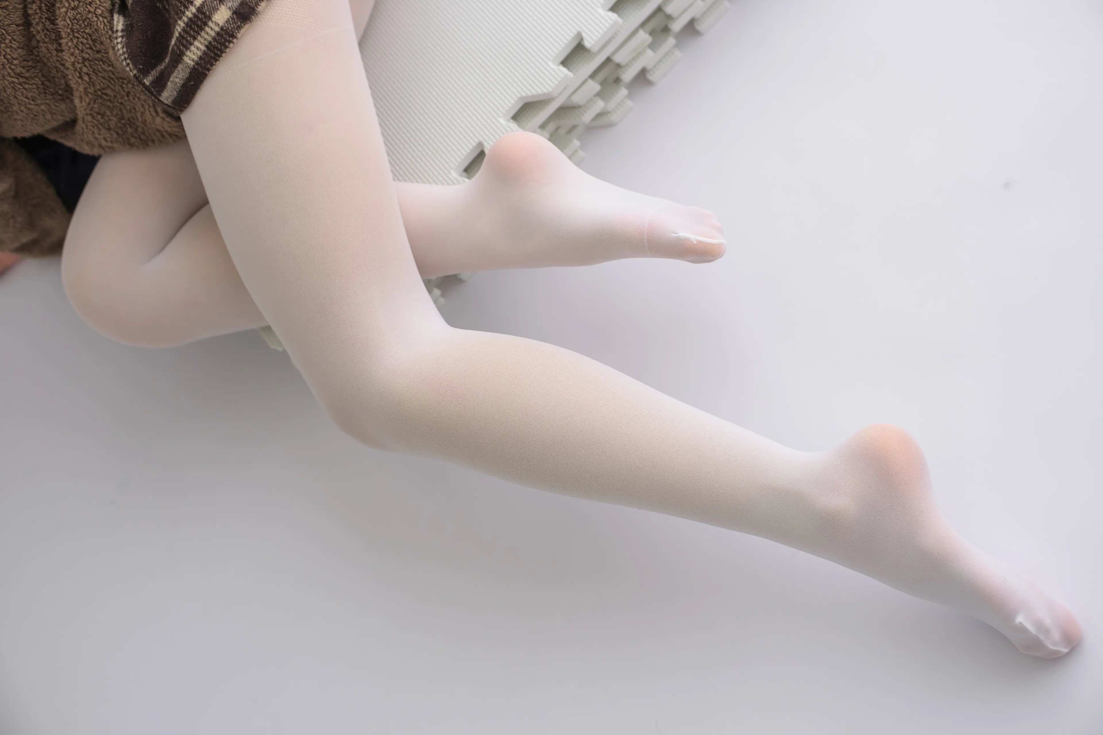 森萝财团 X 忧郁白丝 [99P]