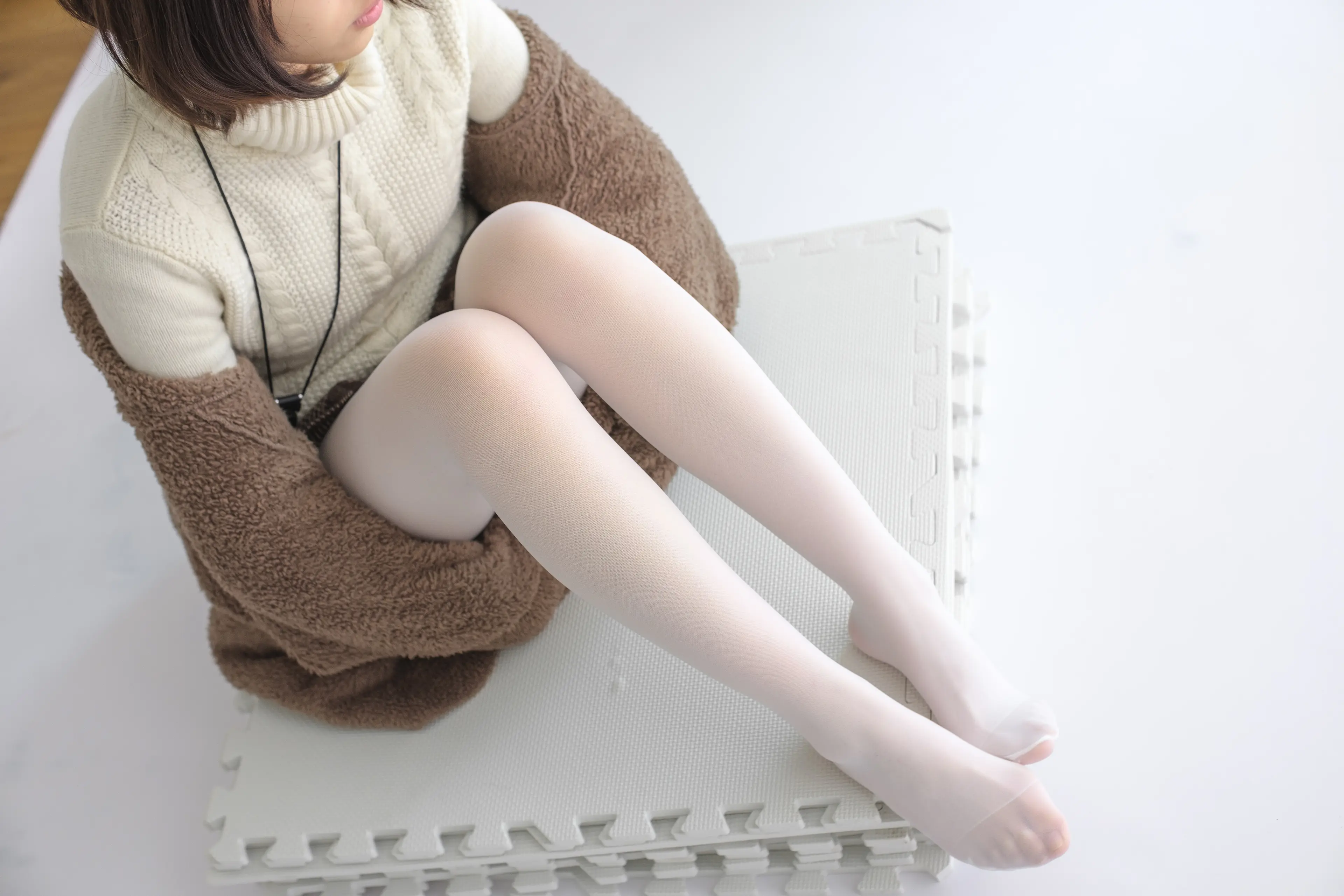 森萝财团 X 忧郁白丝 [99P]