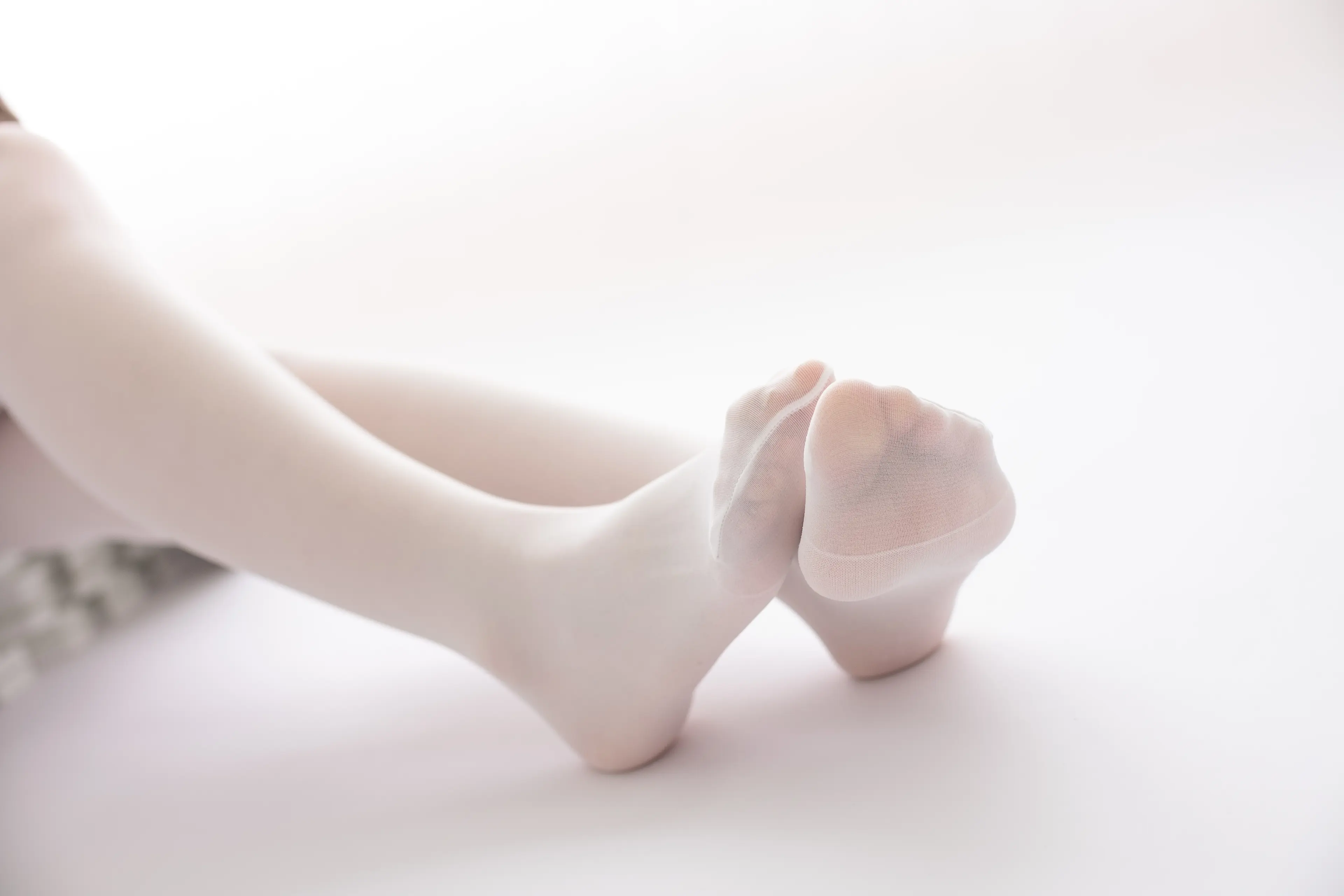 森萝财团 X 忧郁白丝 [99P]