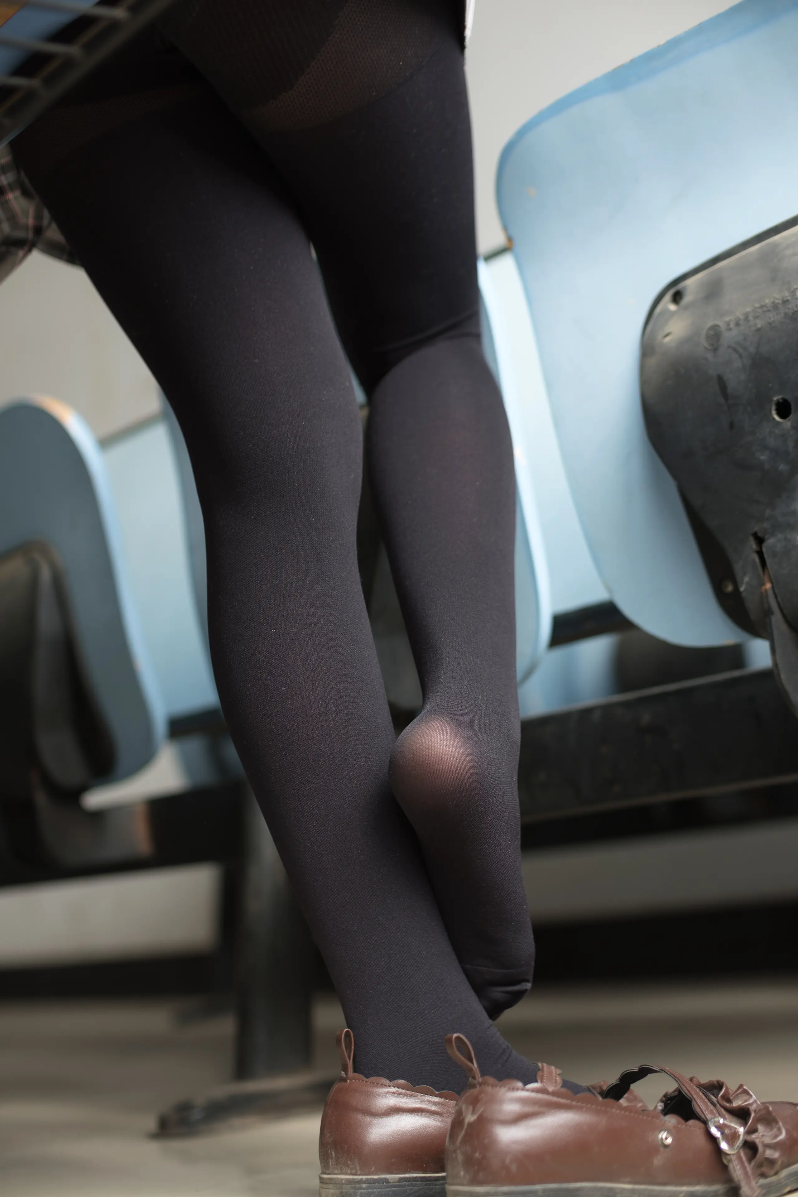 森萝财团 X 教室里的厚黑丝 [123P]