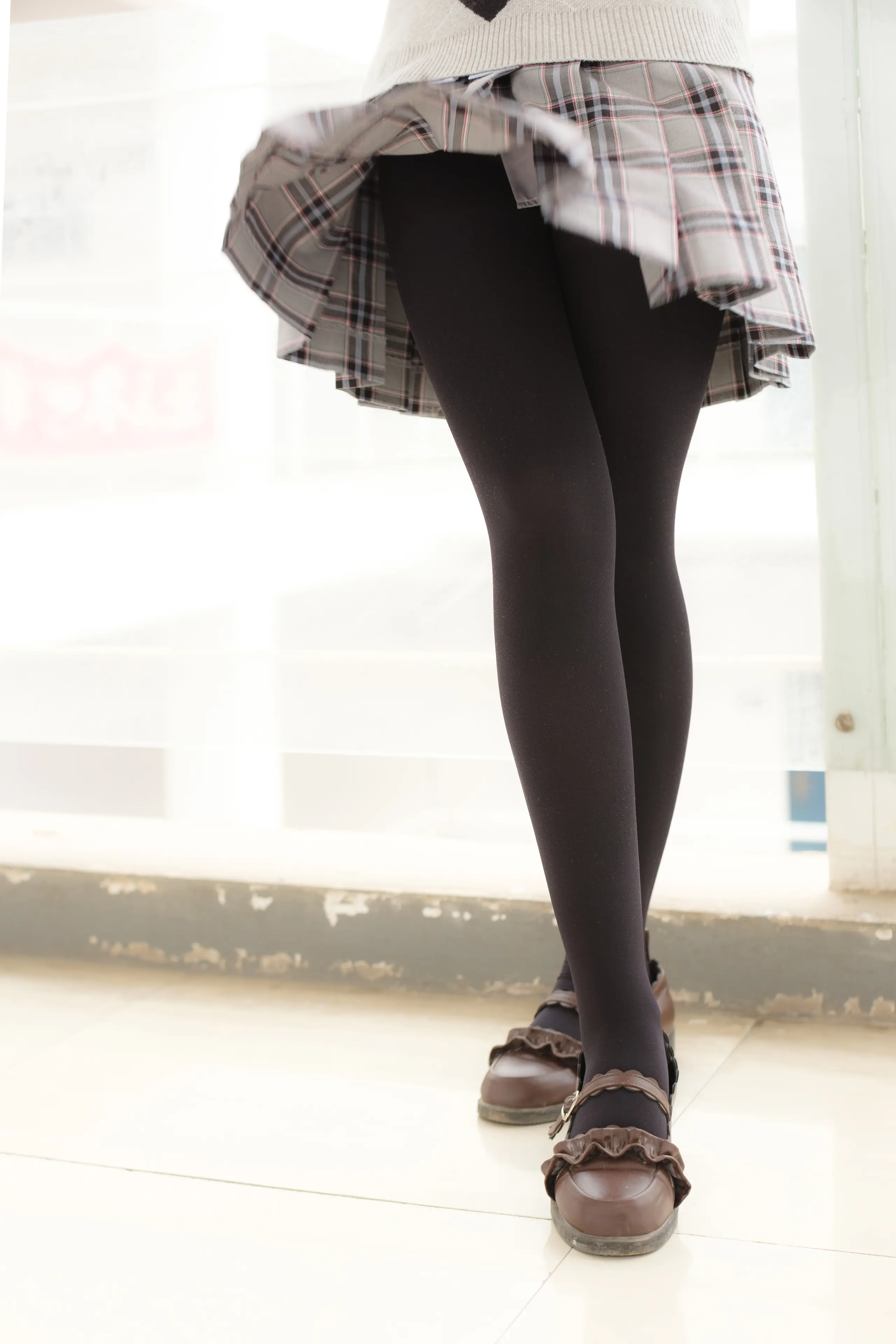 森萝财团 X 教室里的厚黑丝 [123P]