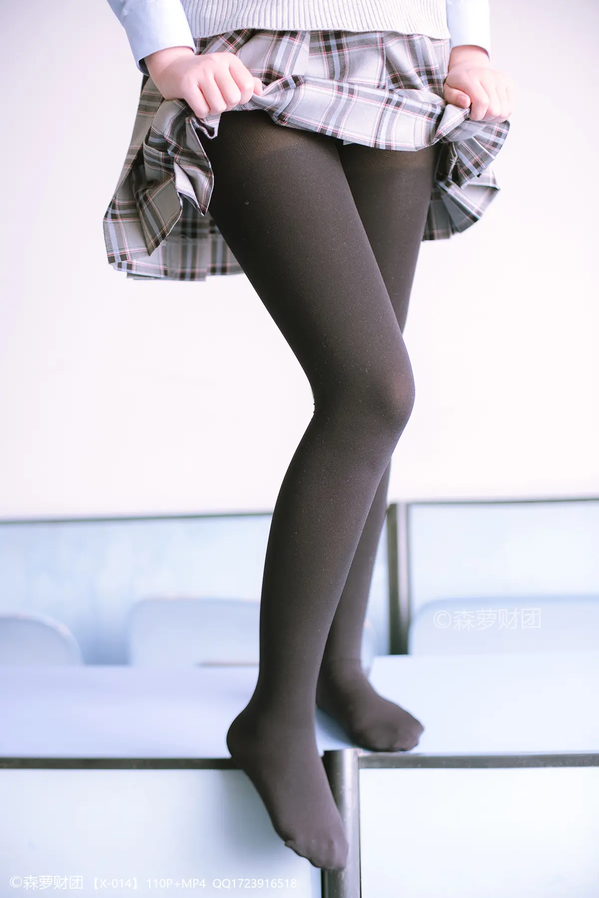 森萝财团 X 教室里的厚黑丝 [123P]