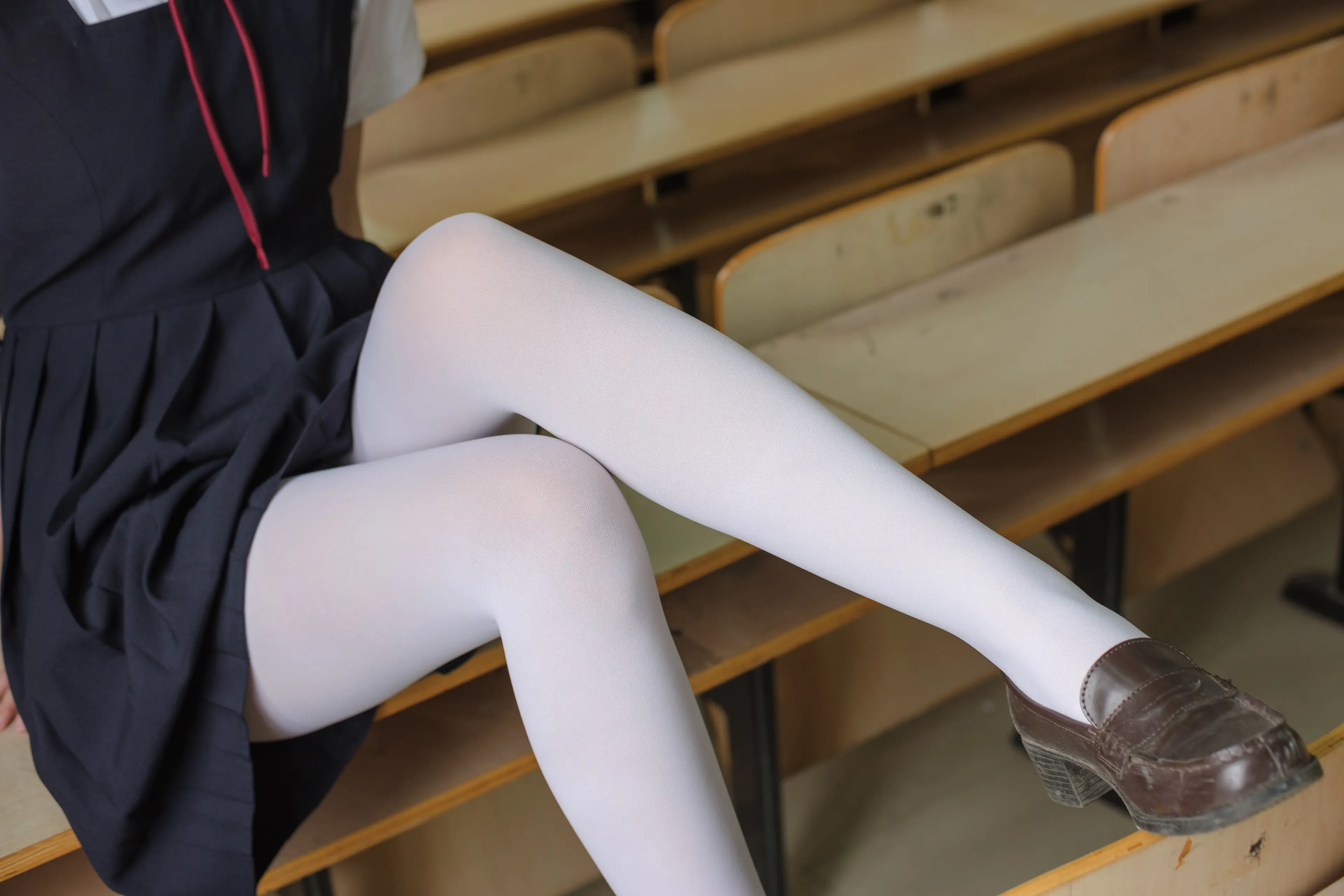 森萝财团 X 教室JK白丝 [113P]