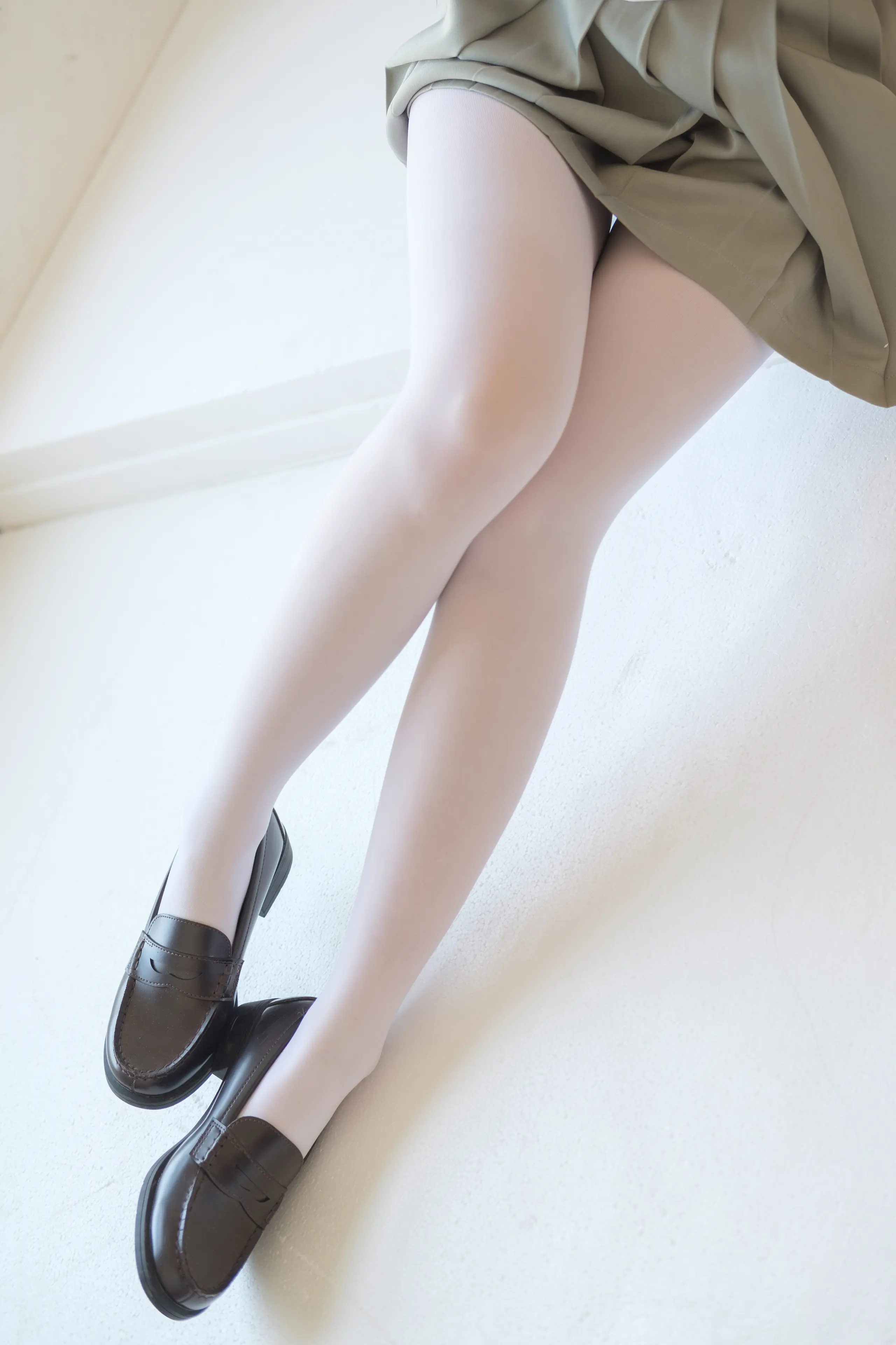 森萝财团 X 白丝纯情 [136P]