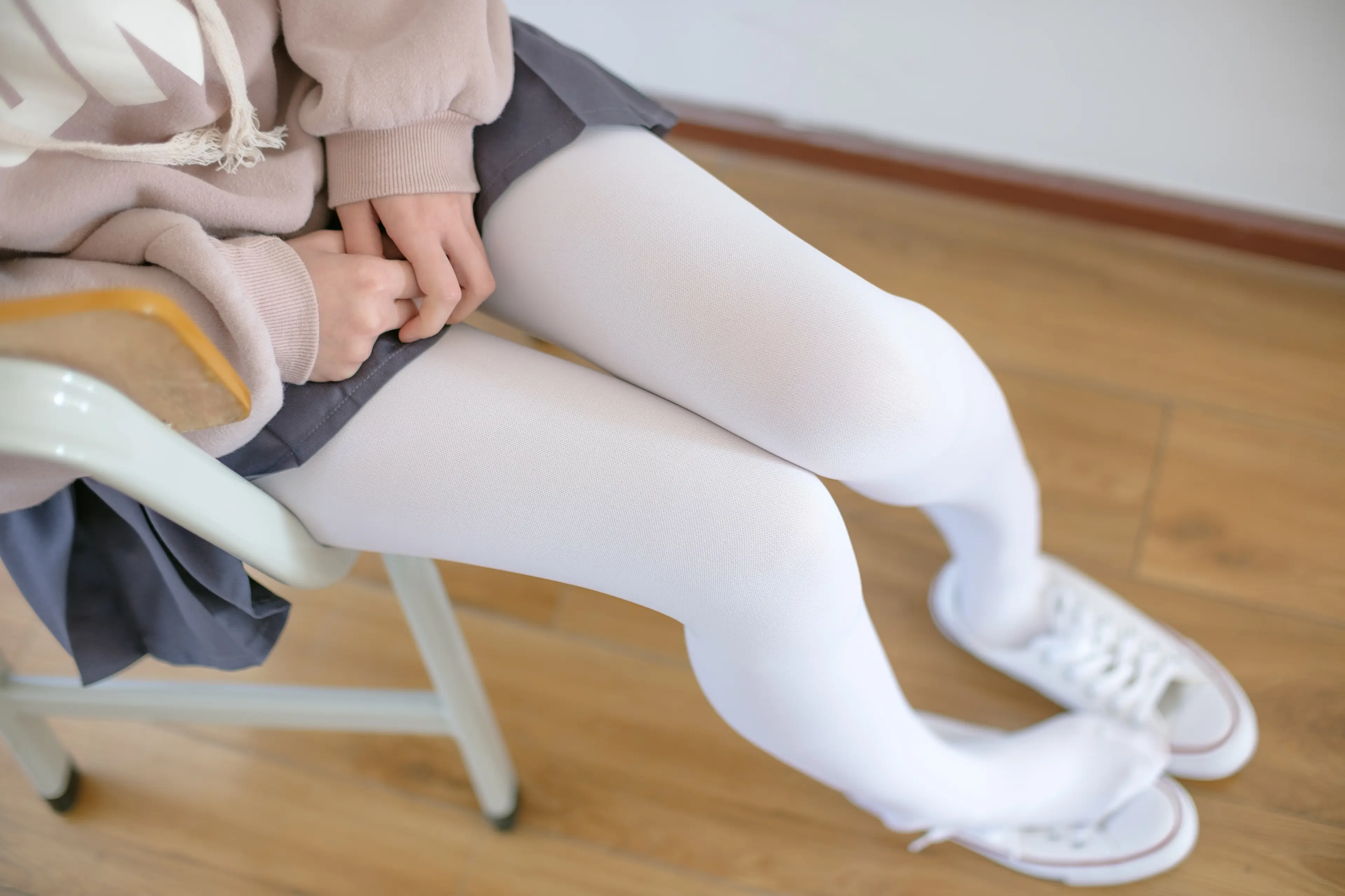 森萝财团 X 白丝运动风 [105P]