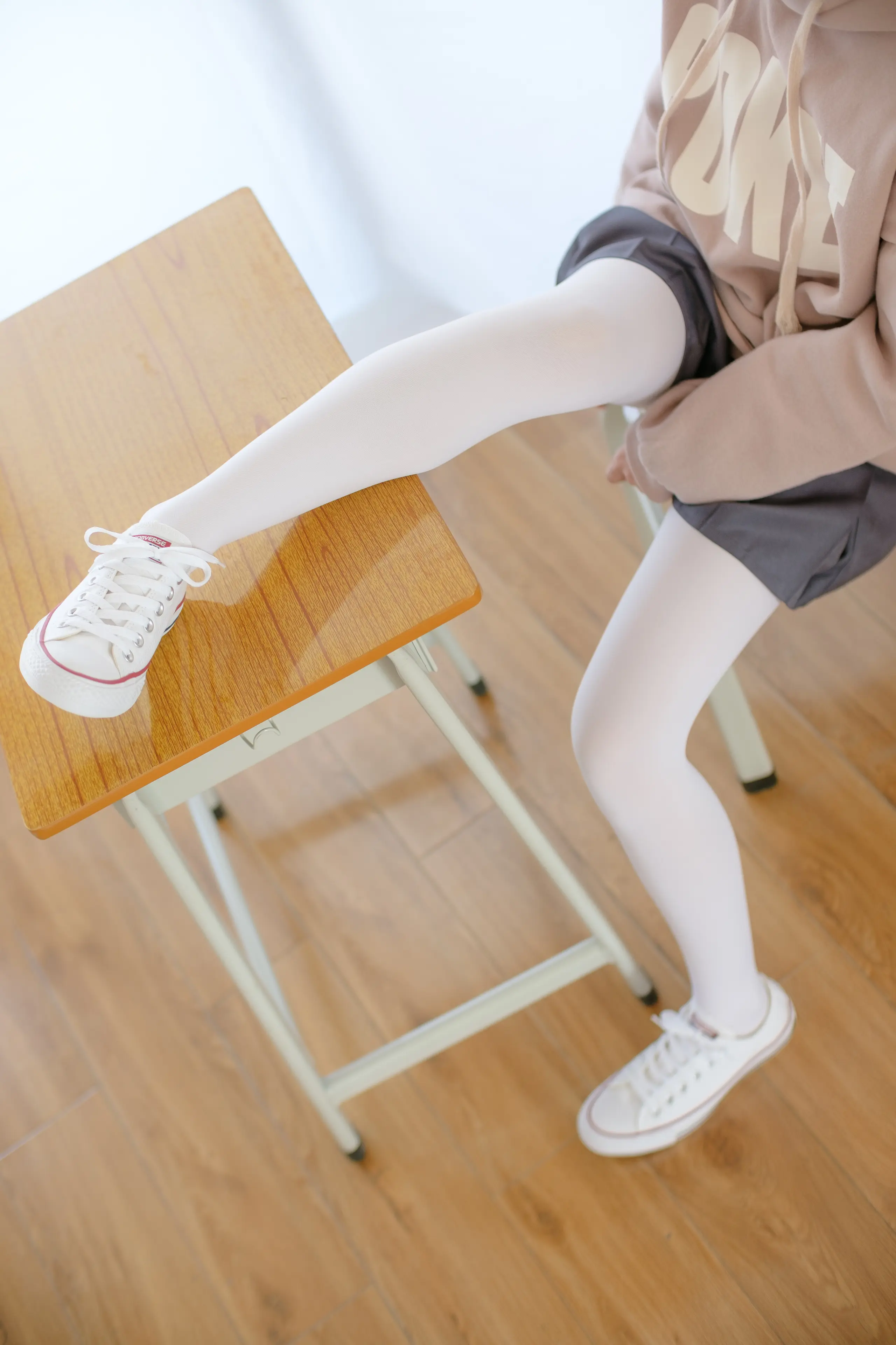 森萝财团 X 白丝运动风 [105P]