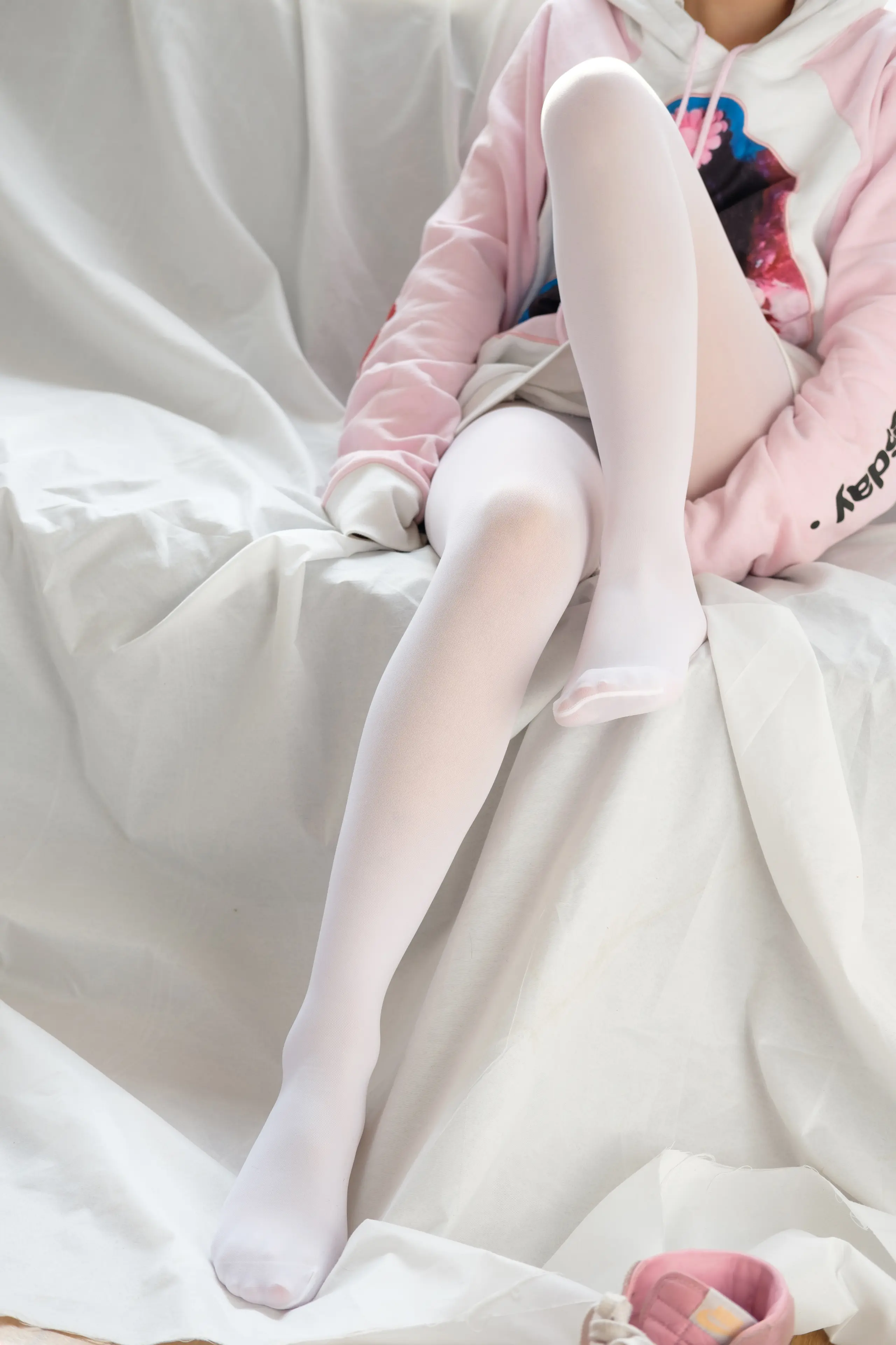 森萝财团 X 粉嫩粉嫩的丝秀 [120P]